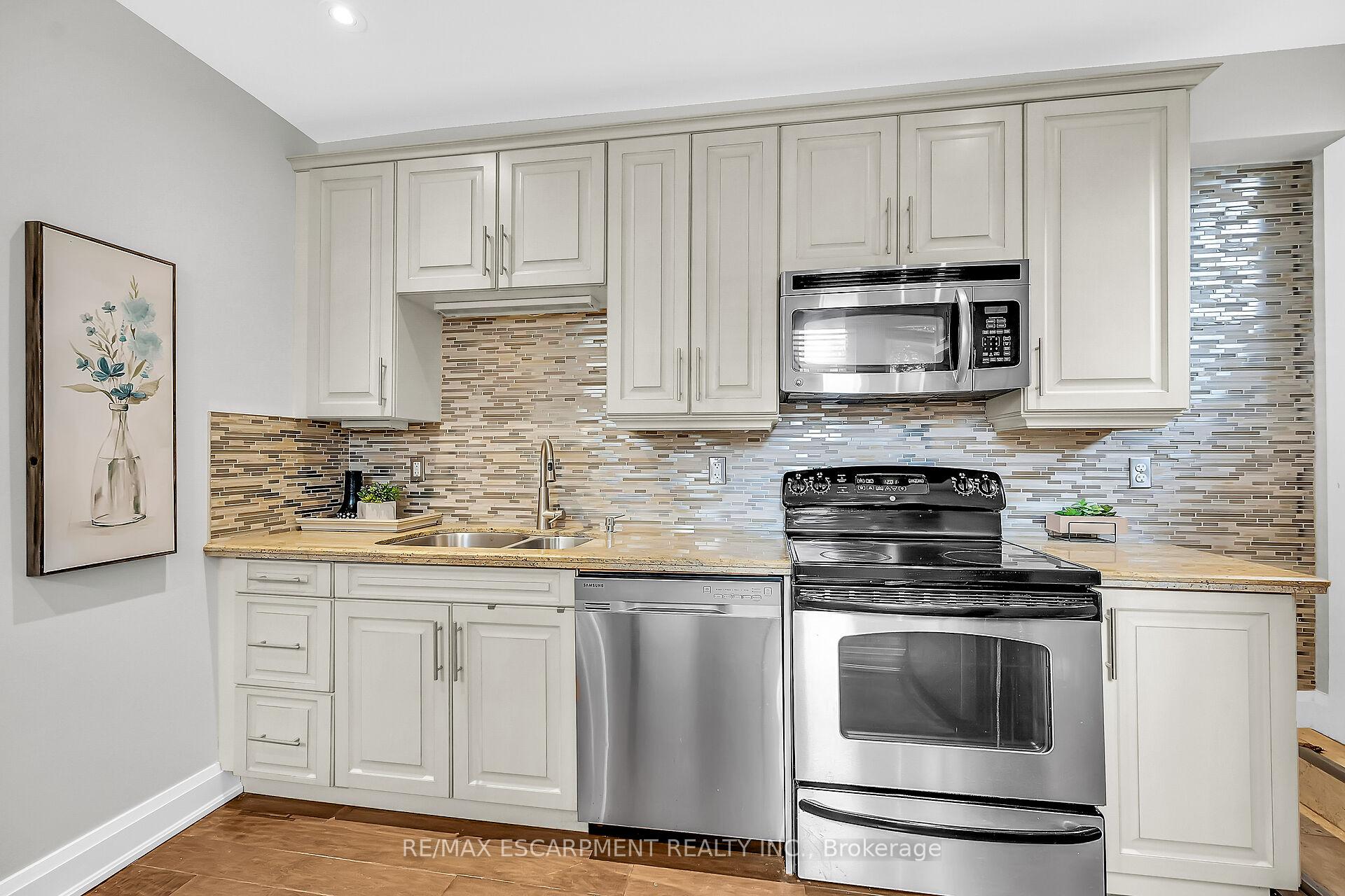 Photo 11 of Unit LL2, 86 Herkimer Street, Hamilton, Durand — HOMEH