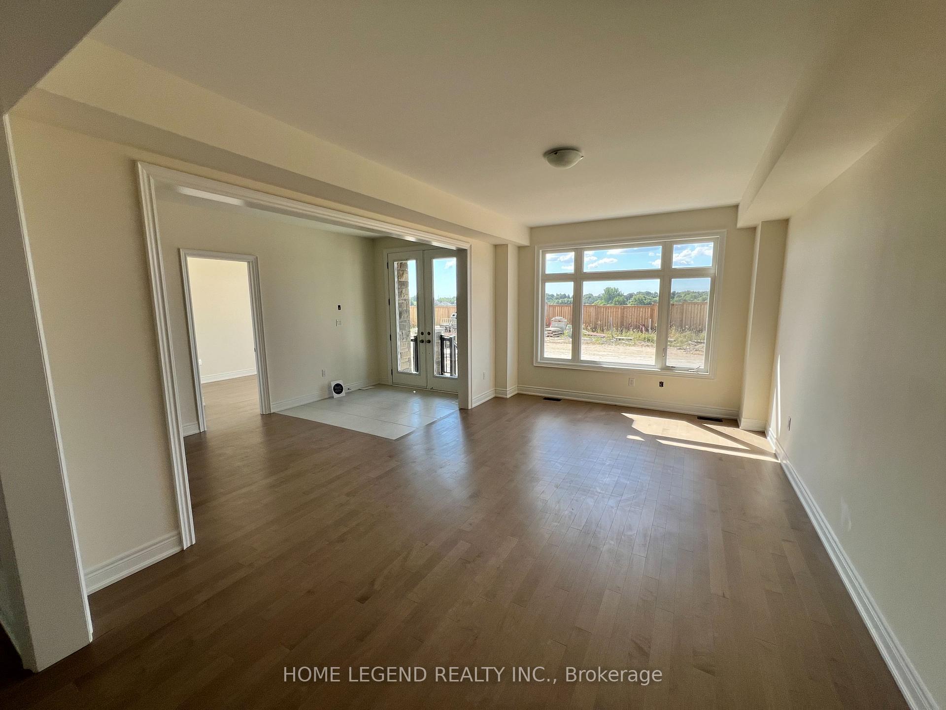 Photo 5 of 183 Berczy Green Drive, Markham, Rural Markham — HOMEH