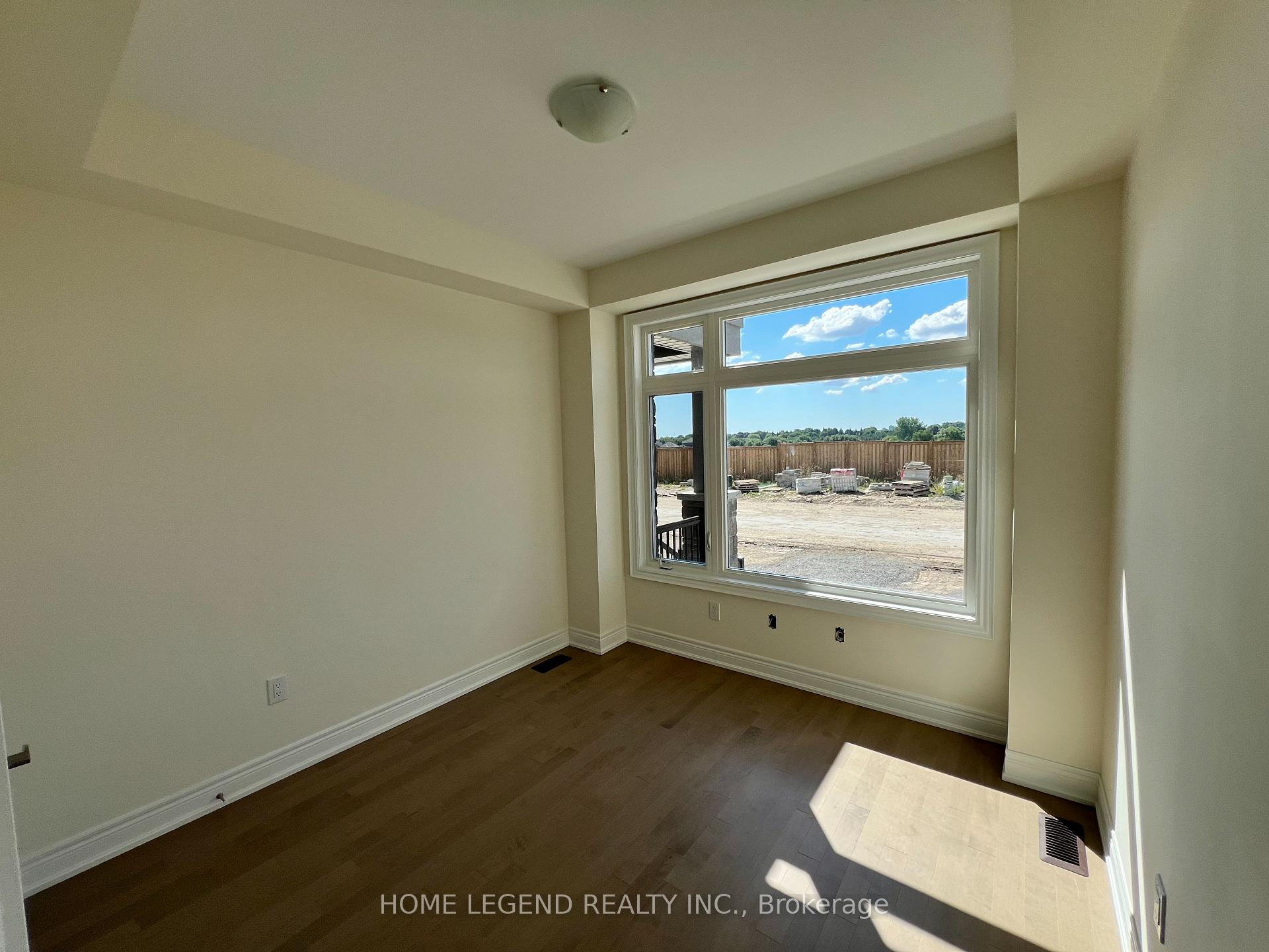 Photo 4 of 183 Berczy Green Drive, Markham, Rural Markham — HOMEH