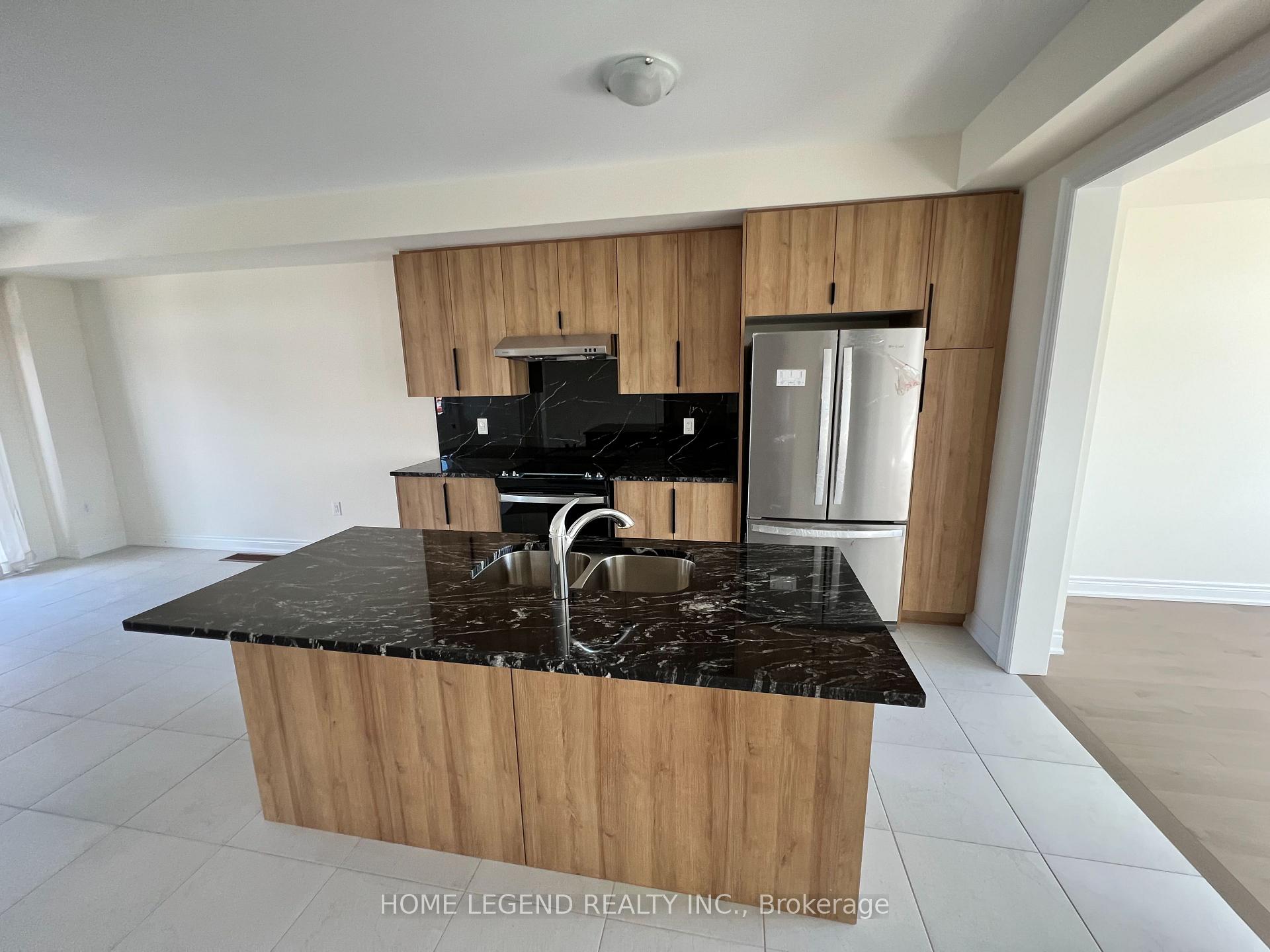 Photo 10 of 183 Berczy Green Drive, Markham, Rural Markham — HOMEH