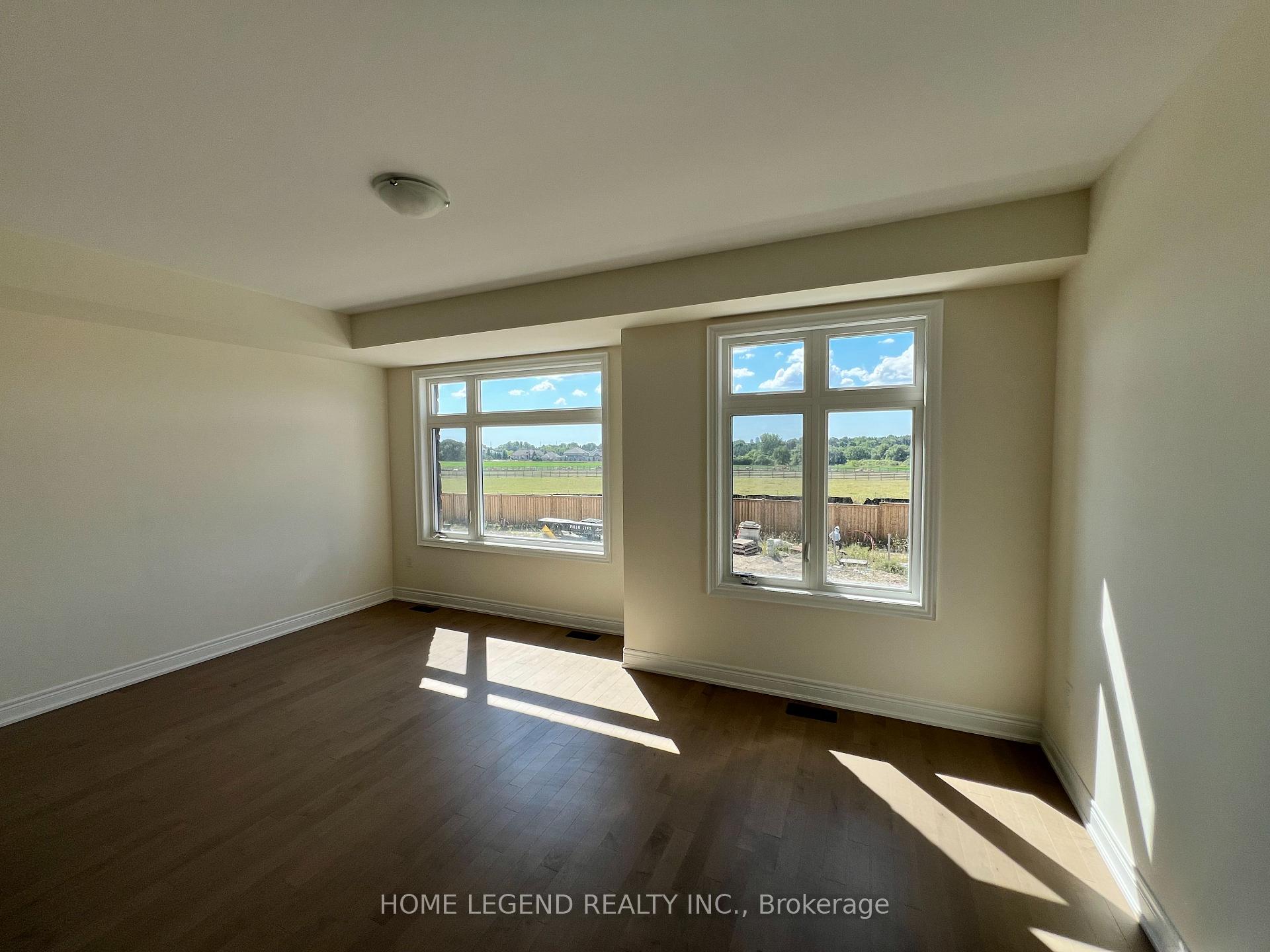 Photo 2 of 183 Berczy Green Drive, Markham, Rural Markham — HOMEH