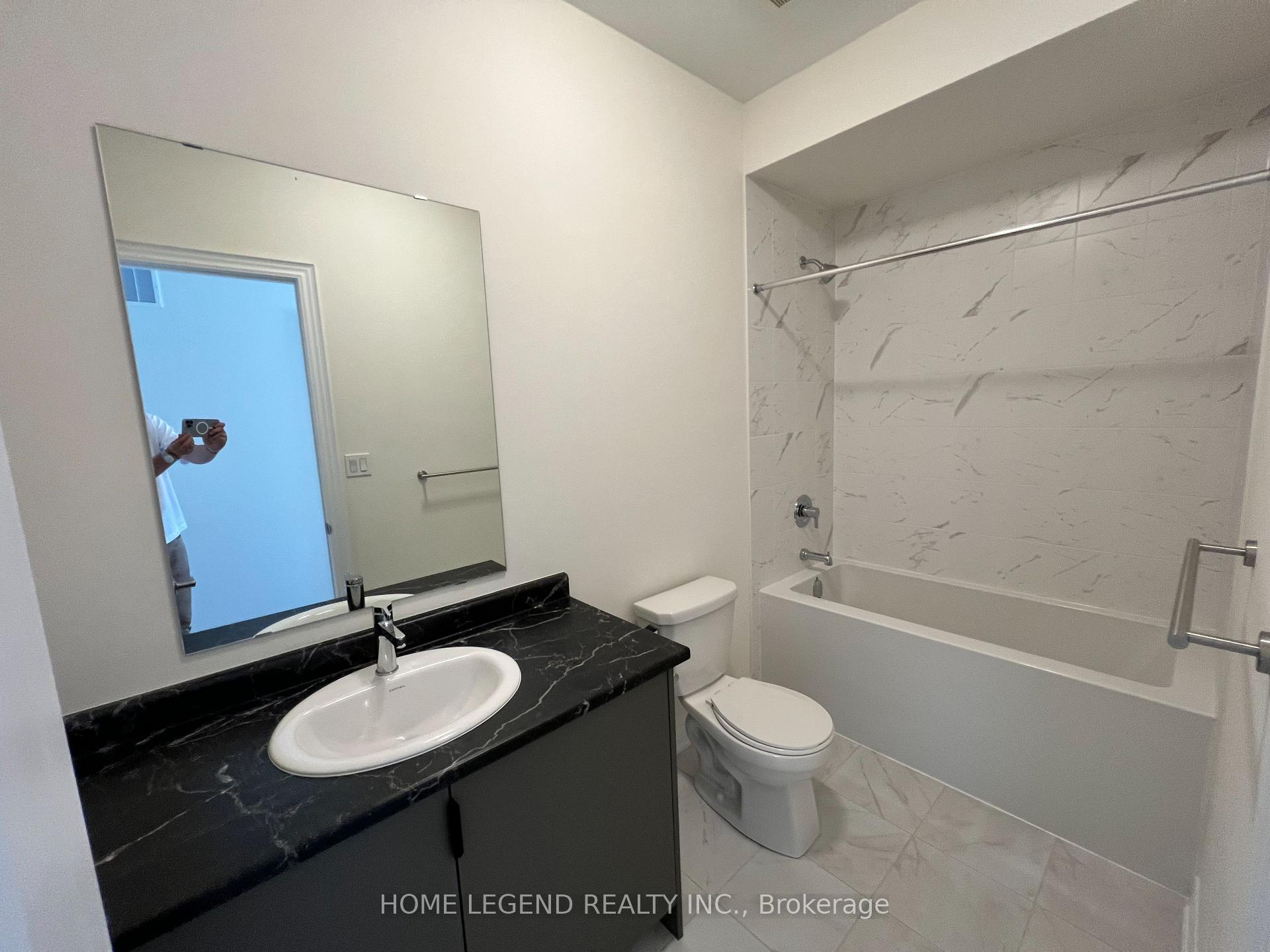 Photo 3 of 183 Berczy Green Drive, Markham, Rural Markham — HOMEH