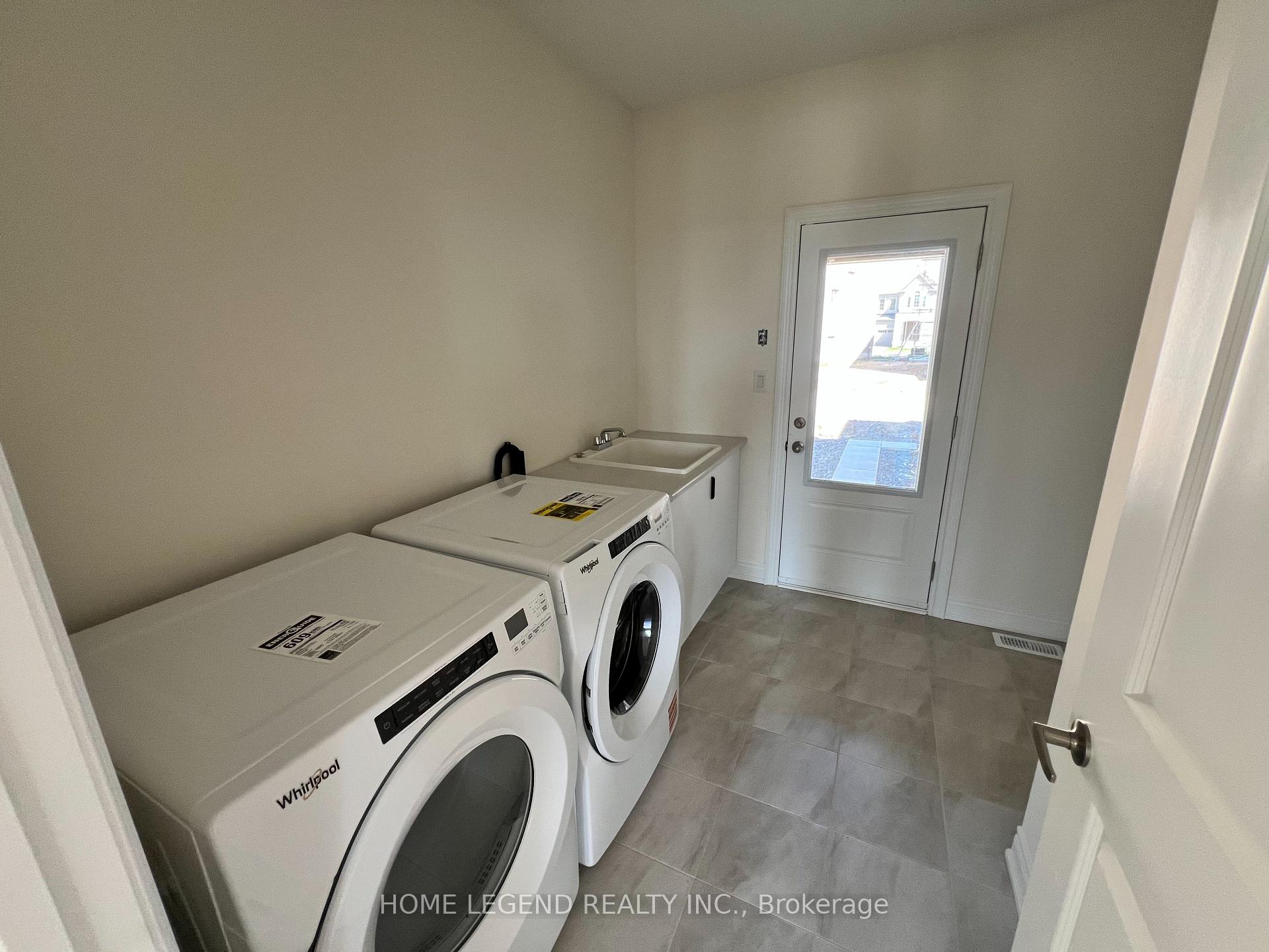 Photo 16 of 183 Berczy Green Drive, Markham, Rural Markham — HOMEH