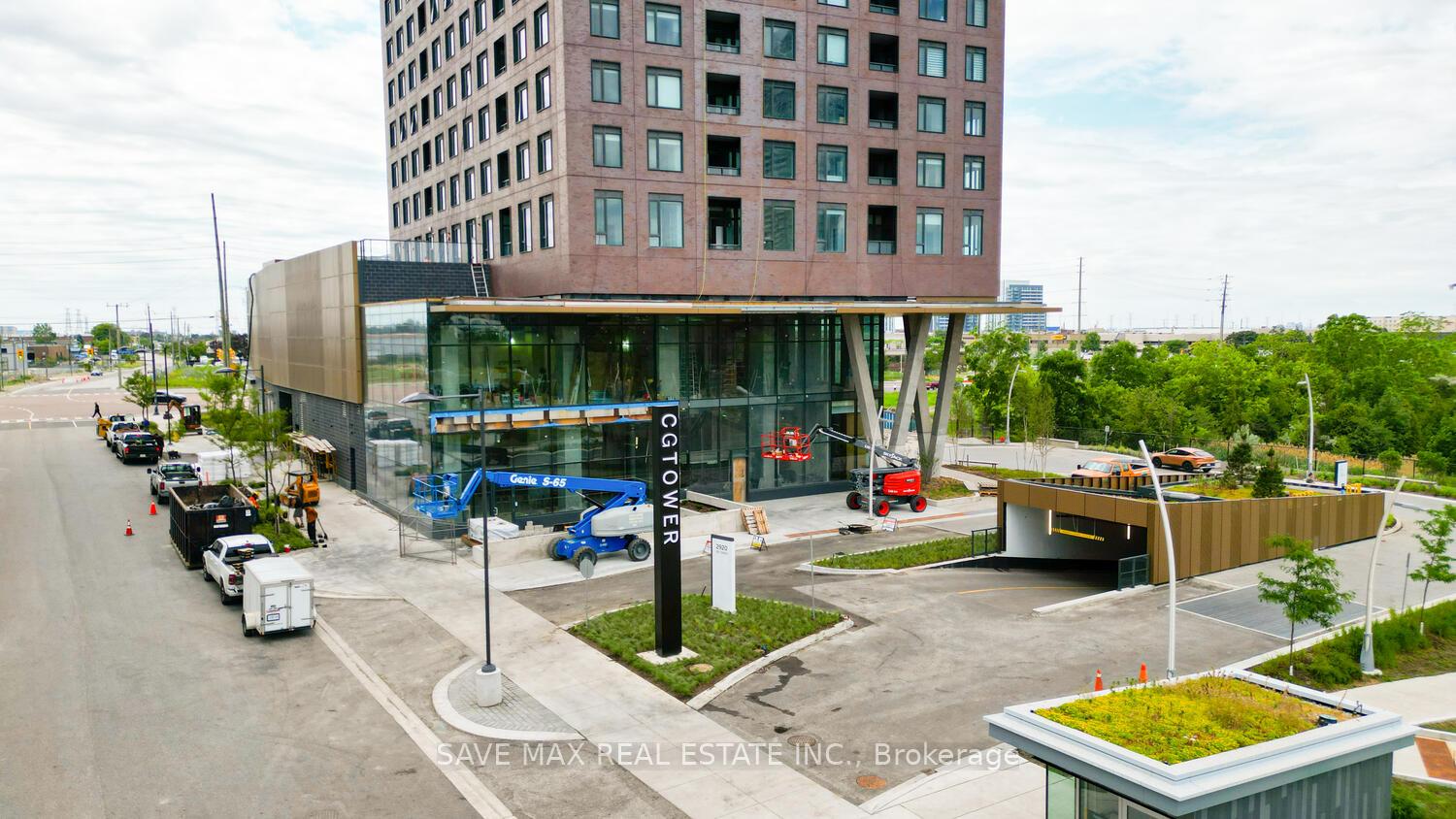 Front of Unit 1508, 2920 Highway 7 Road