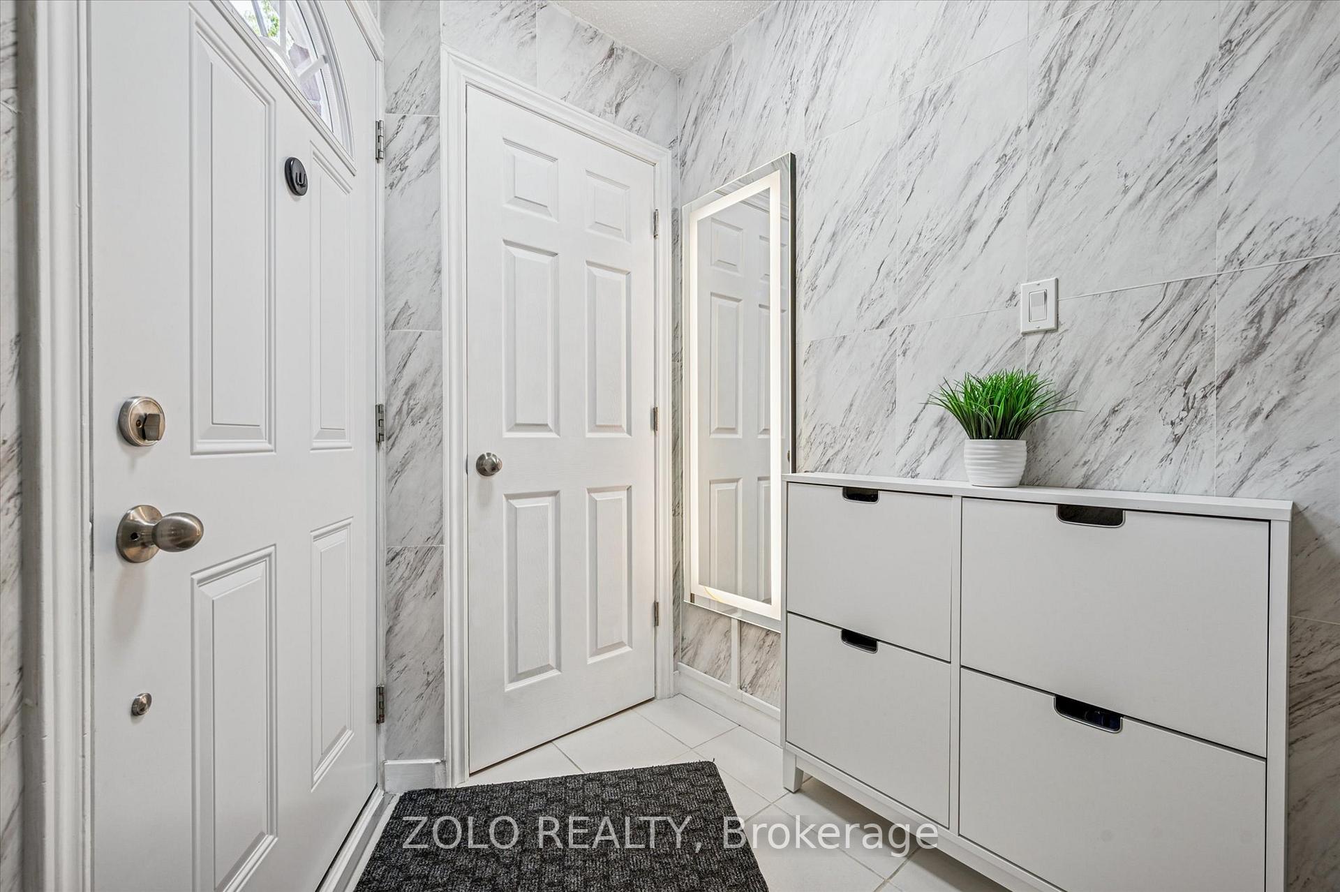 Photo 2 of Unit 13, 203 Fairway Rd N, Kitchener — HOMEH