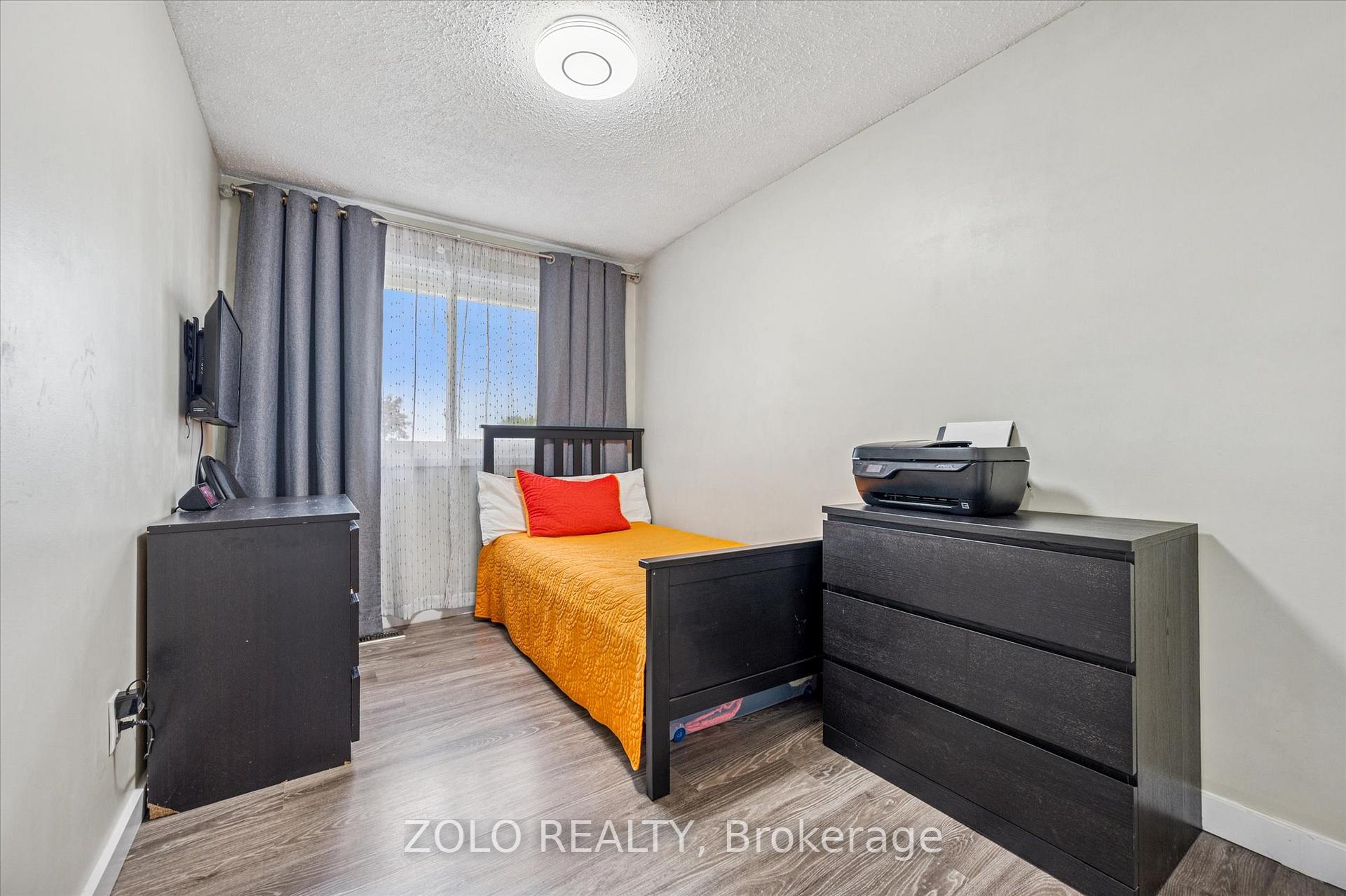 Photo 8 of Unit 13, 203 Fairway Rd N, Kitchener — HOMEH