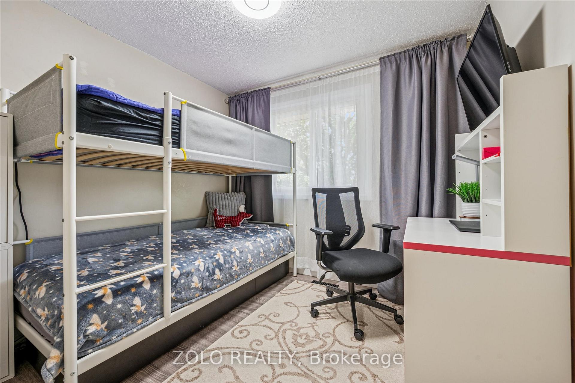 Photo 15 of Unit 13, 203 Fairway Rd N, Kitchener — HOMEH