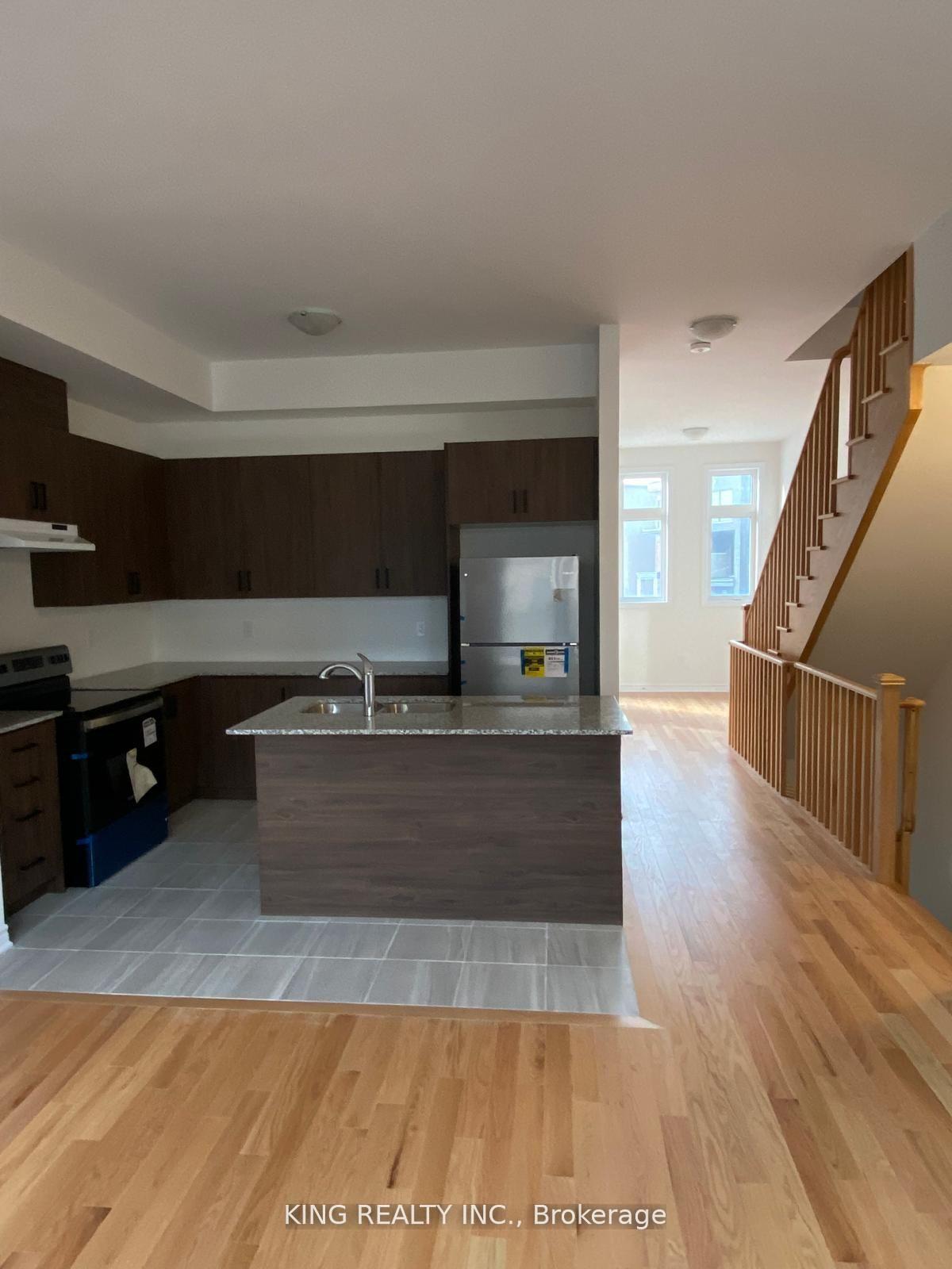 Photo 7 of 11 Quilico Road E, Vaughan, Kleinburg — HOMEH