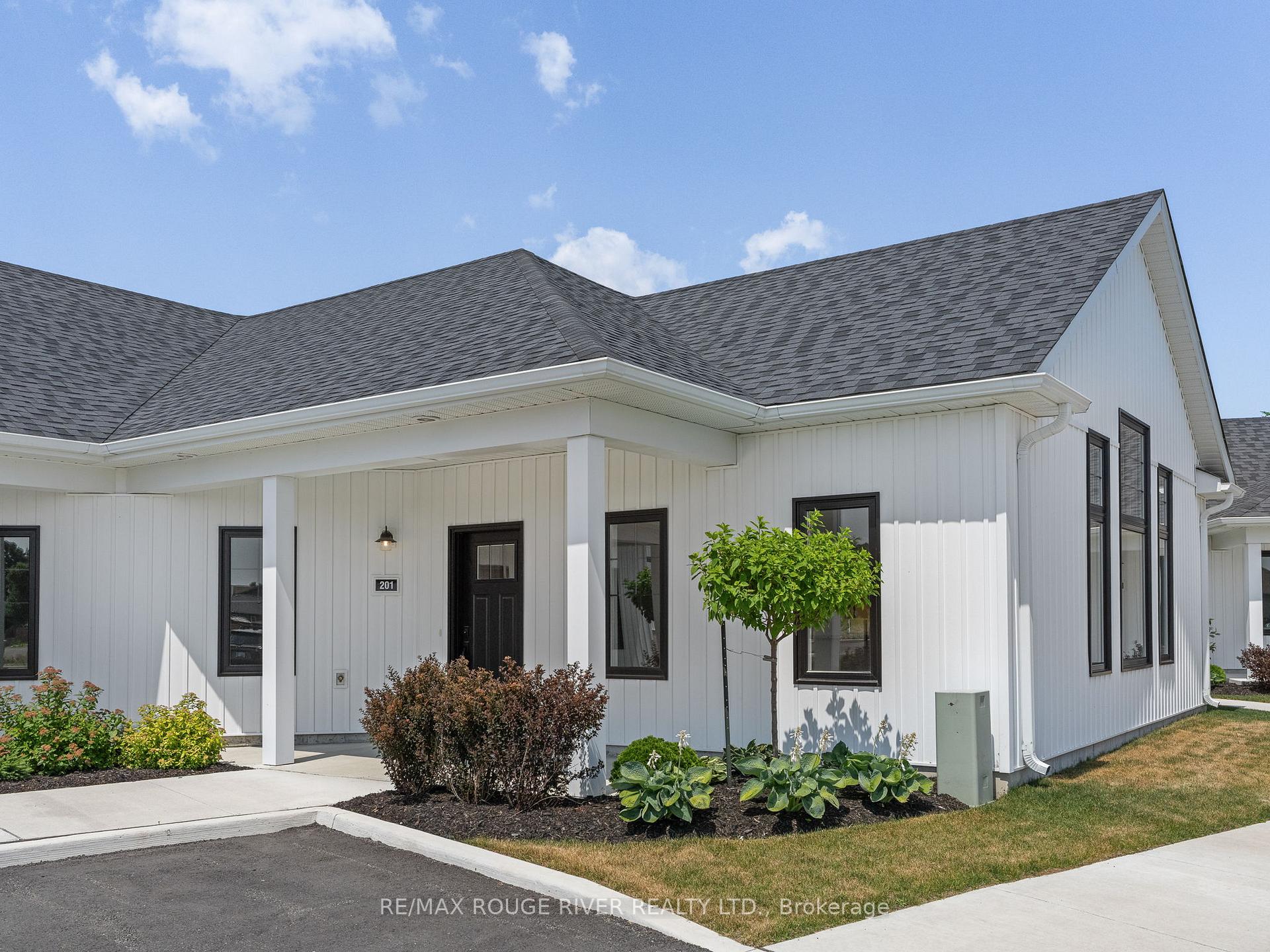 Photo 14 of Unit 201, 14 Meadowcreek Drive, Cambridge, Brighton — HOMEH