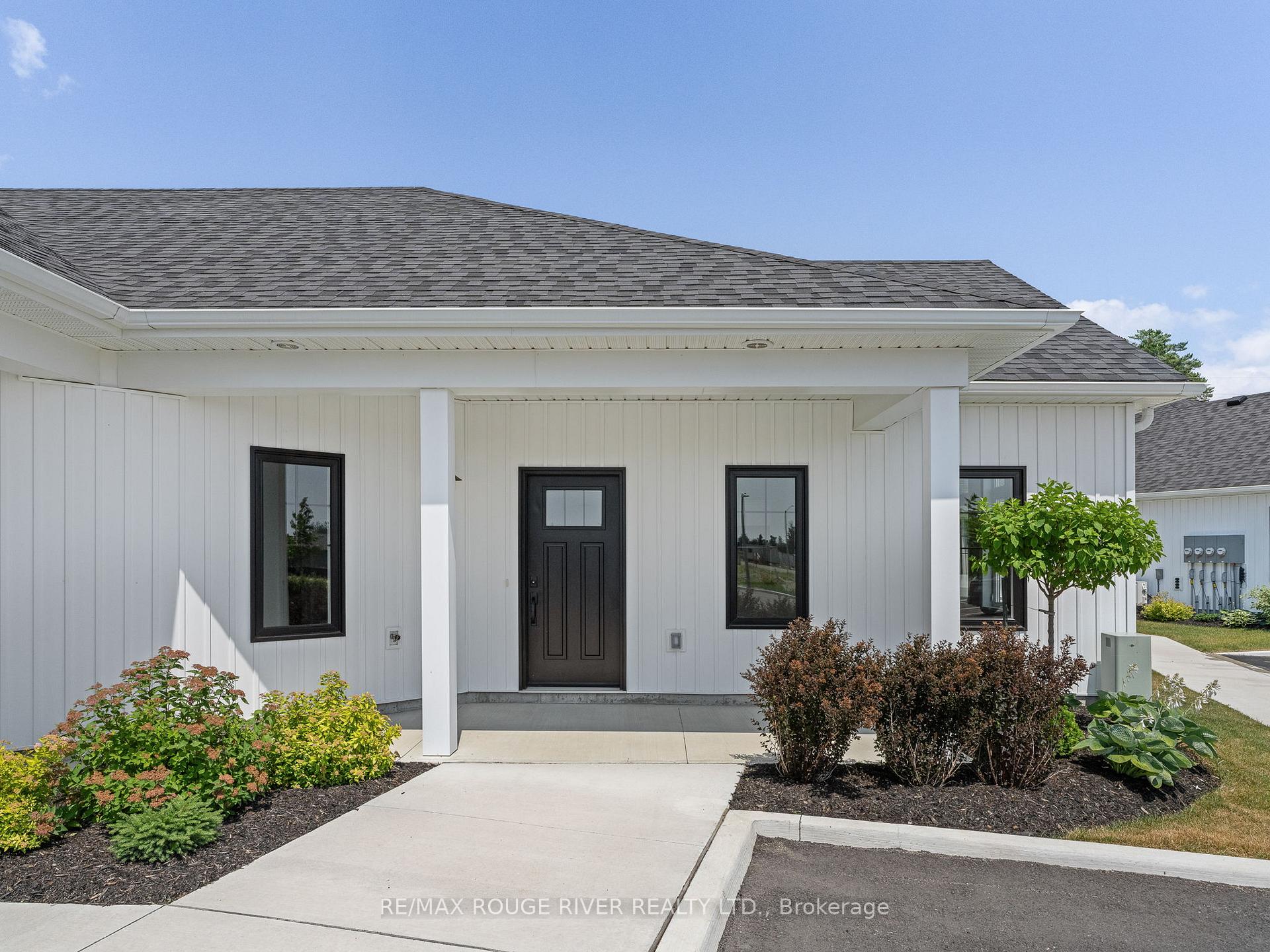 Photo 2 of Unit 201, 14 Meadowcreek Drive, Cambridge, Brighton — HOMEH