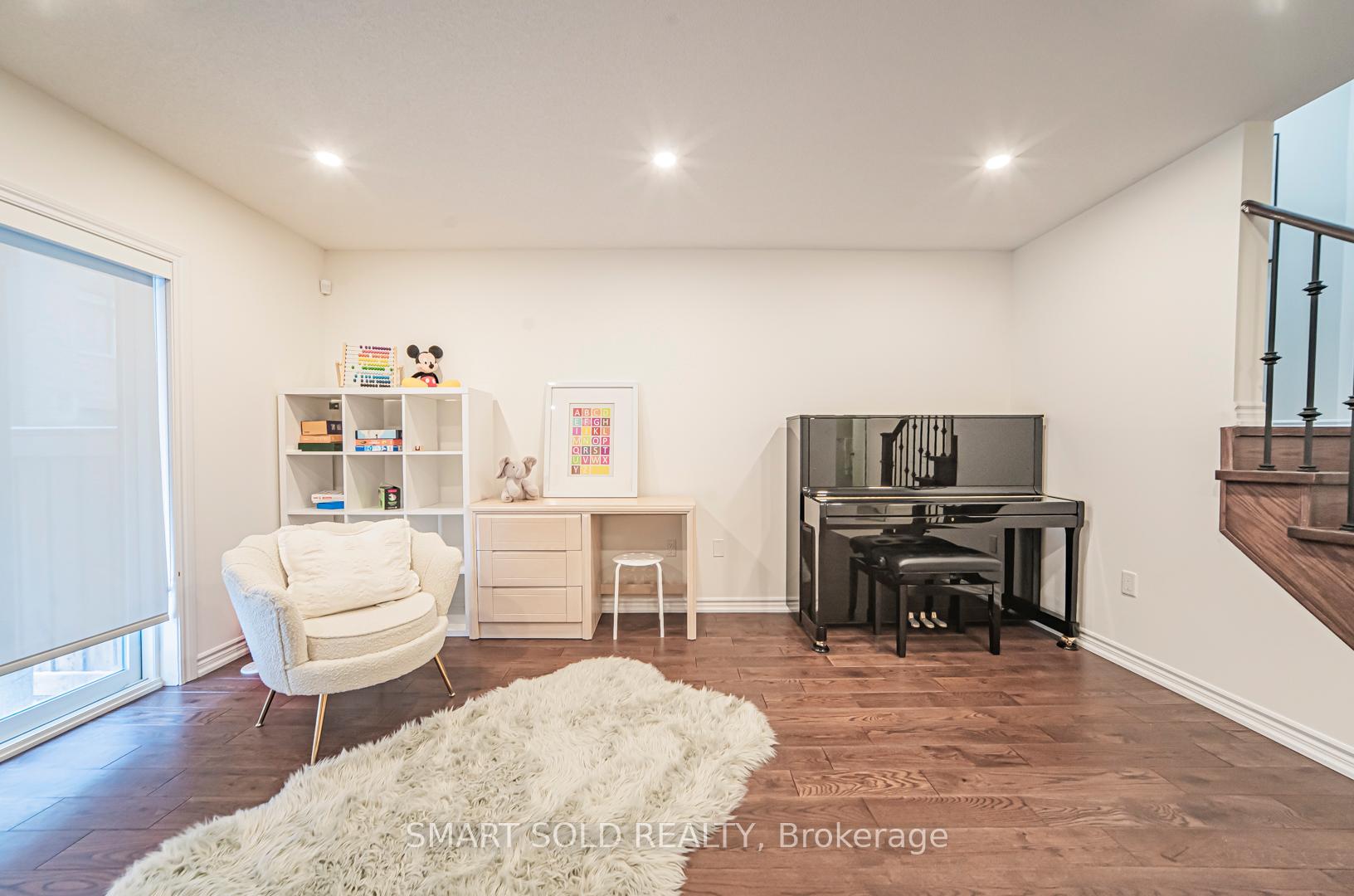 Photo 7 of 12 Fraleigh Avenue, Markham, Victoria Square — HOMEH