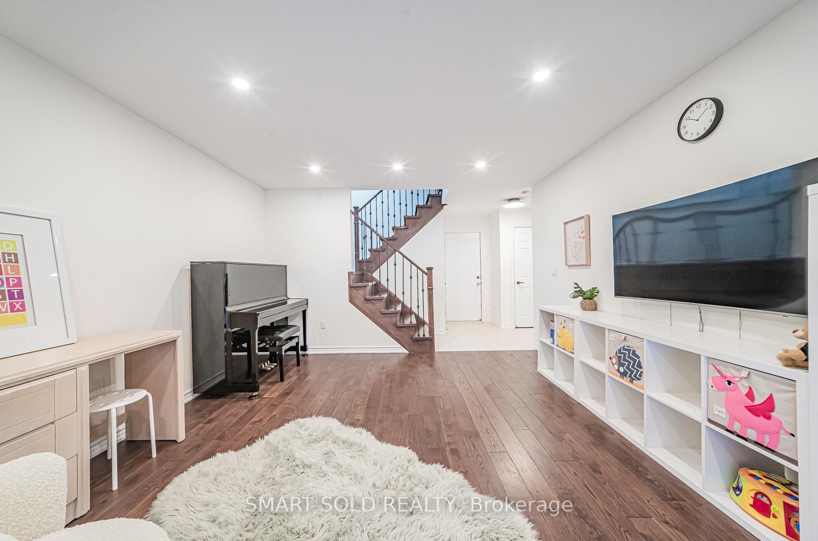 Photo 16 of 12 Fraleigh Avenue, Markham, Victoria Square — HOMEH