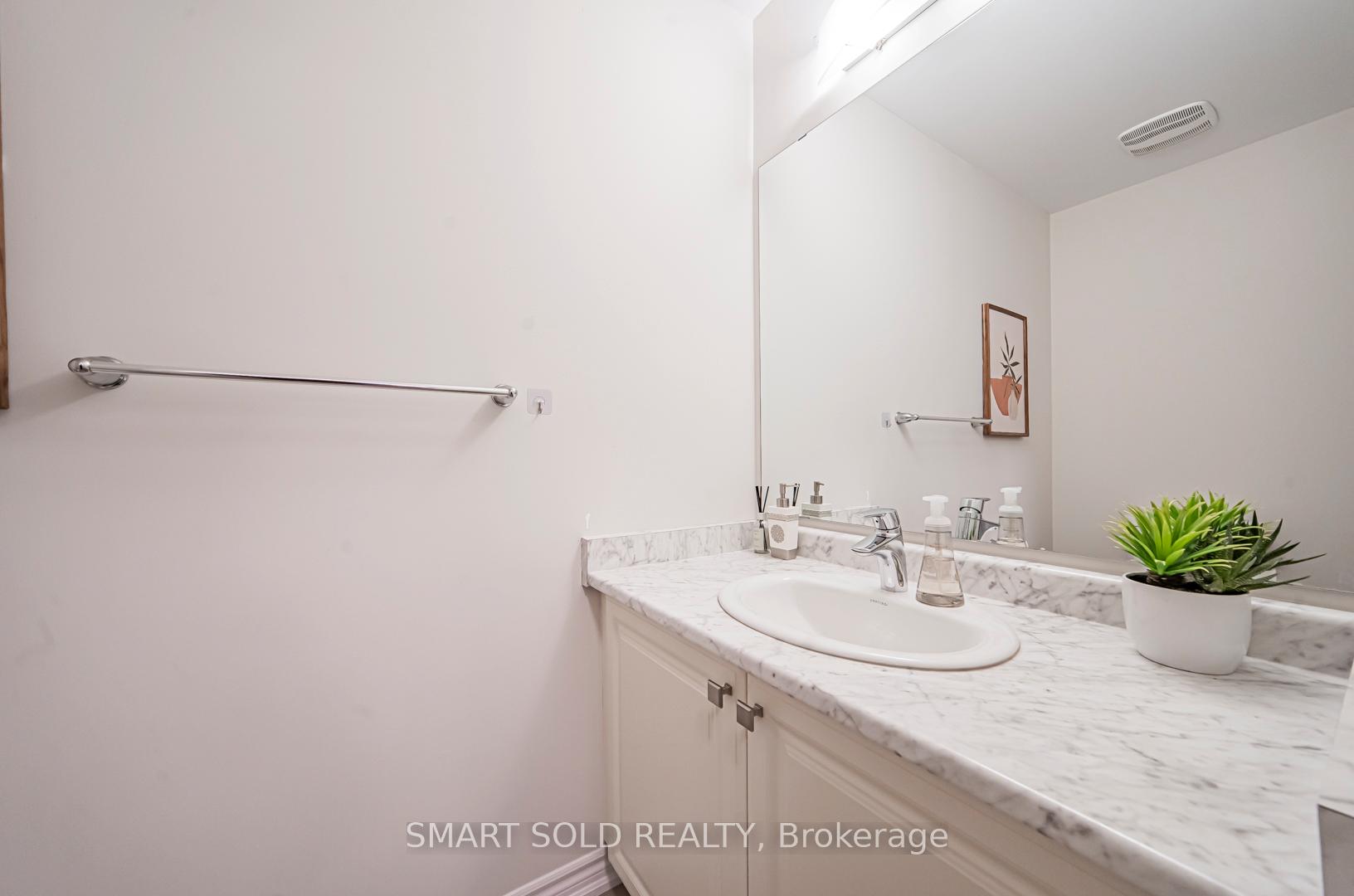 Photo 15 of 12 Fraleigh Avenue, Markham, Victoria Square — HOMEH