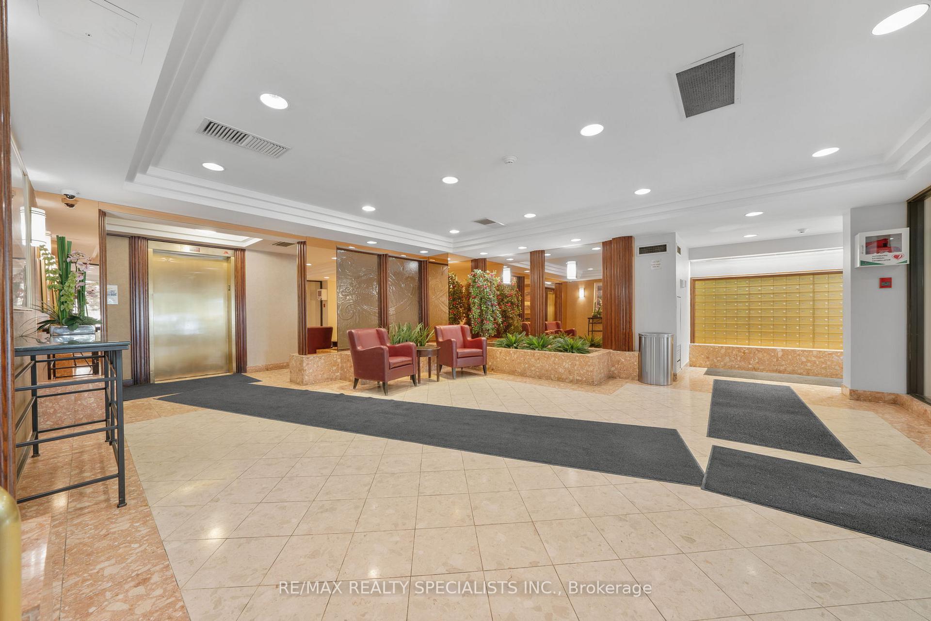 Photo 7 of Unit 508, 24 Hanover Road, Brampton, Queen Street Corridor — HOMEH