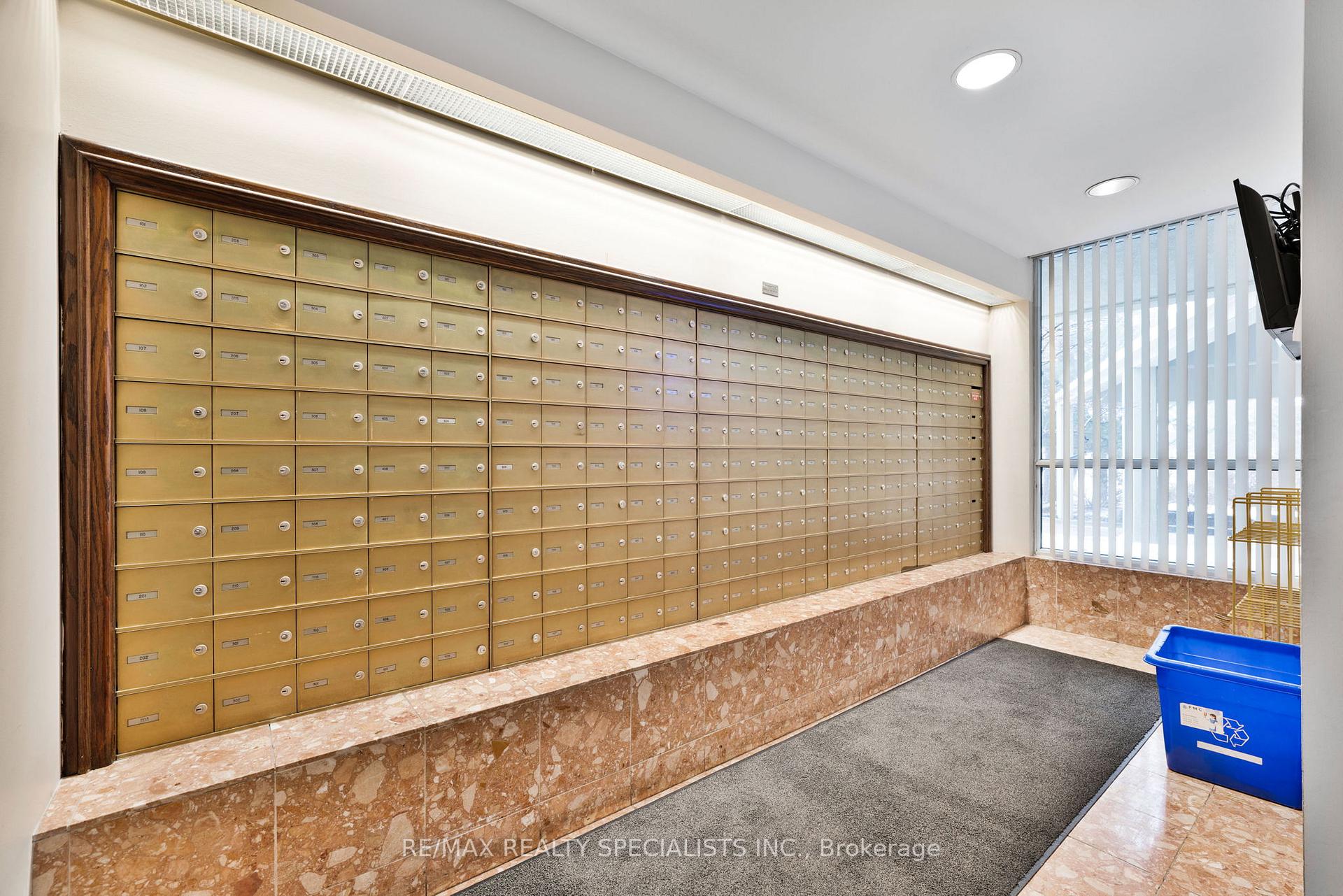 Photo 3 of Unit 508, 24 Hanover Road, Brampton, Queen Street Corridor — HOMEH