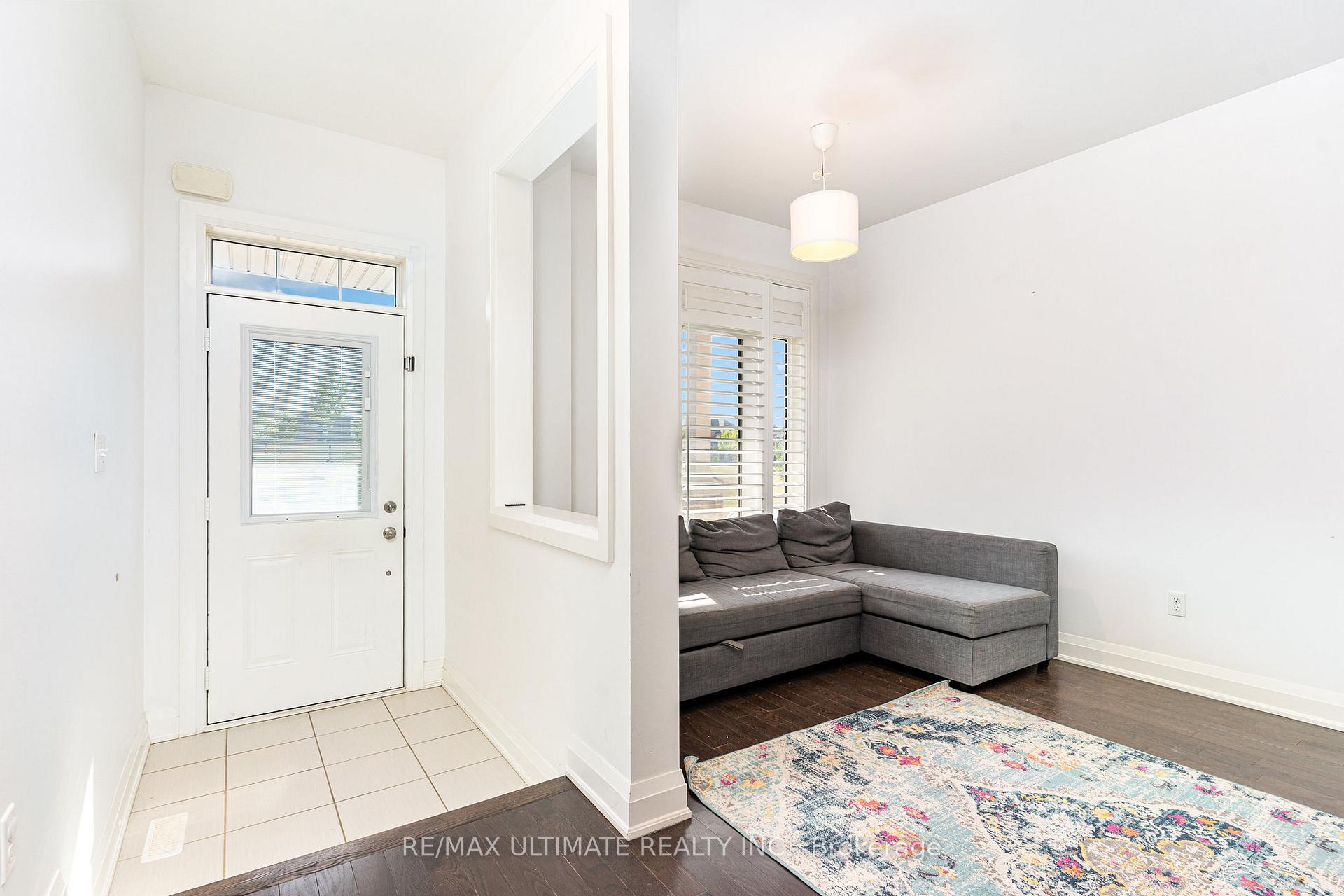 Photo 4 of 92 Harbord Street, Markham, Berczy — HOMEH