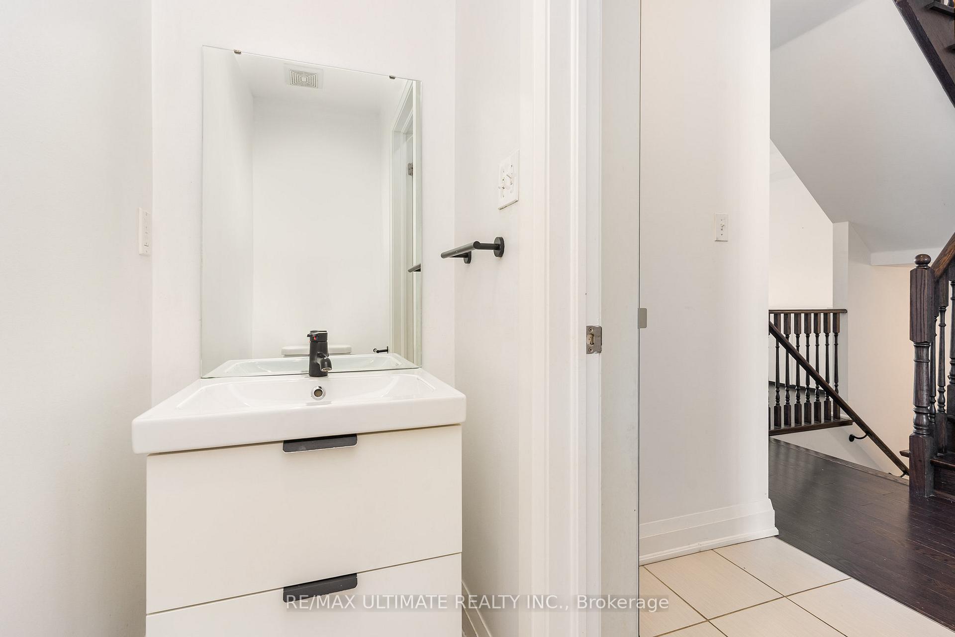Photo 3 of 92 Harbord Street, Markham, Berczy — HOMEH