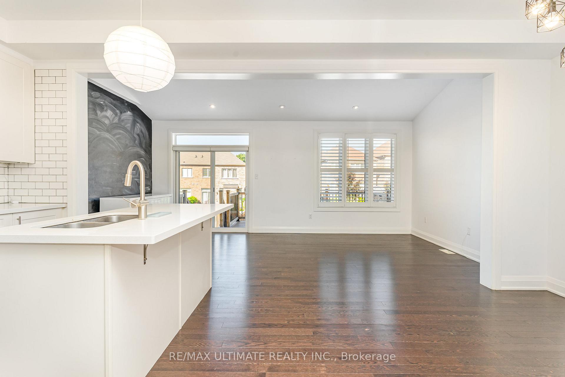 Photo 14 of 92 Harbord Street, Markham, Berczy — HOMEH