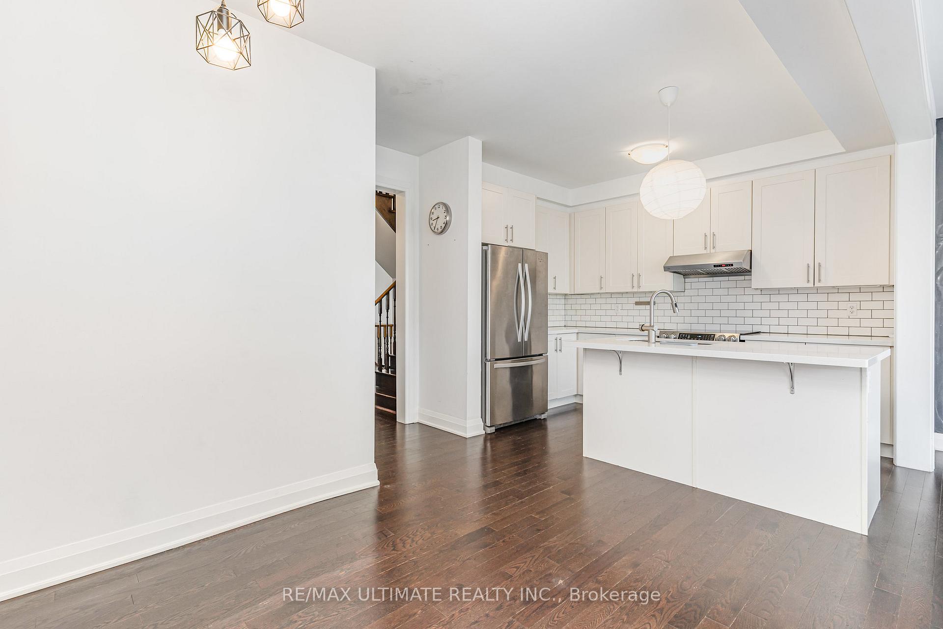 Photo 6 of 92 Harbord Street, Markham, Berczy — HOMEH