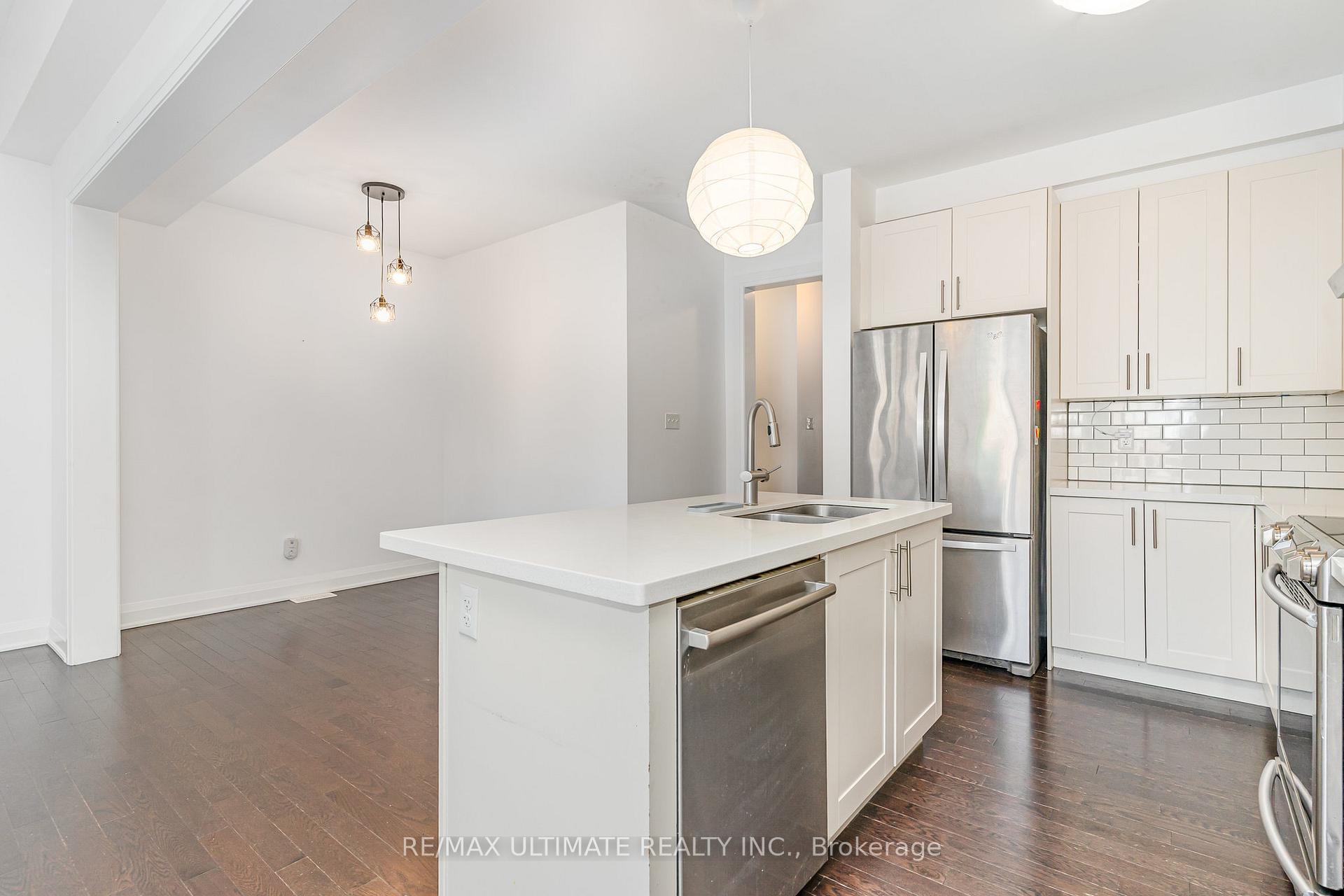 Photo 9 of 92 Harbord Street, Markham, Berczy — HOMEH