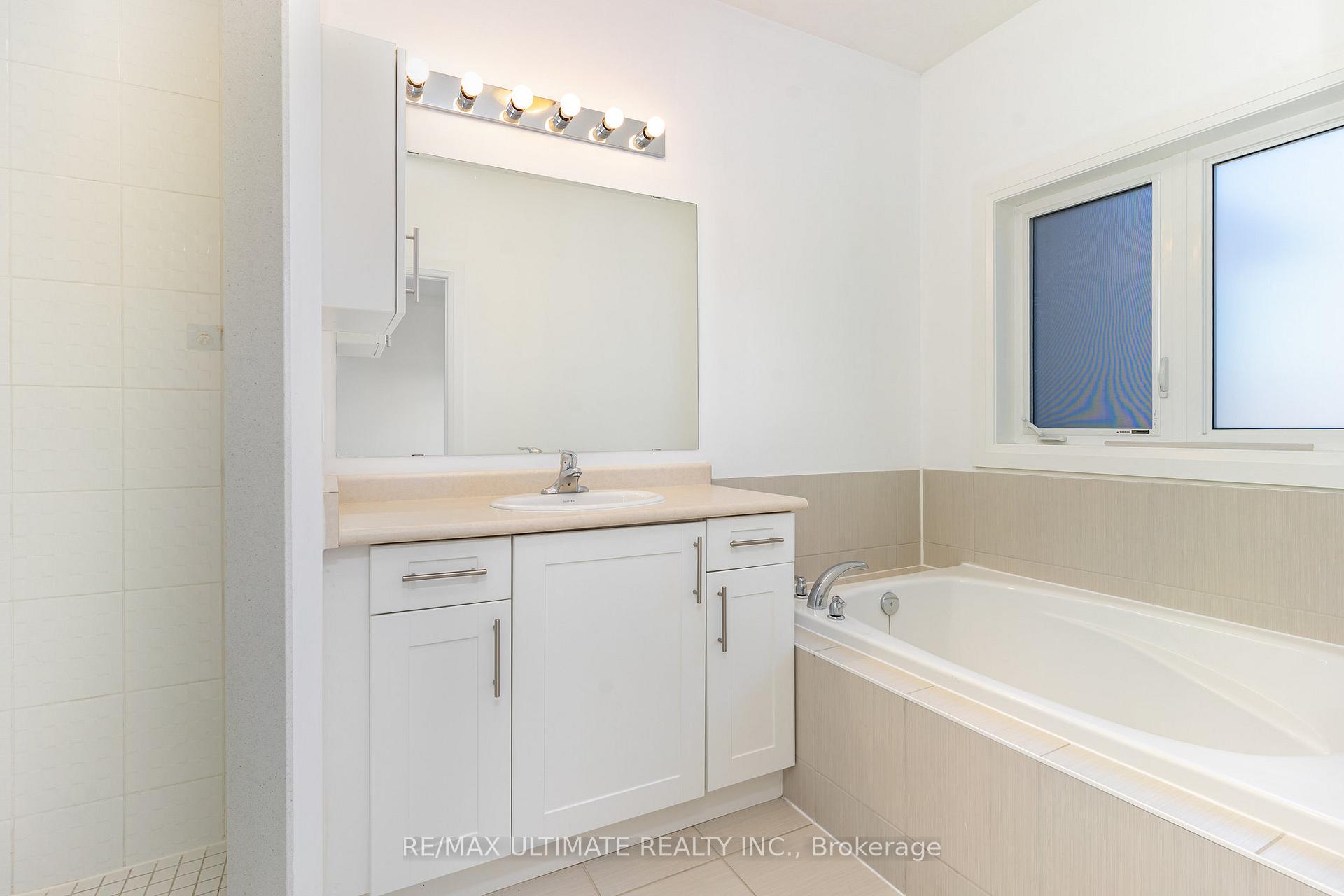Photo 10 of 92 Harbord Street, Markham, Berczy — HOMEH