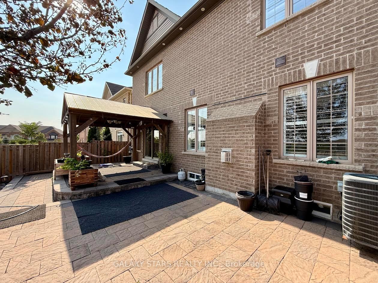 Photo 19 of 7 Hua Du Avenue, Markham, Berczy — HOMEH