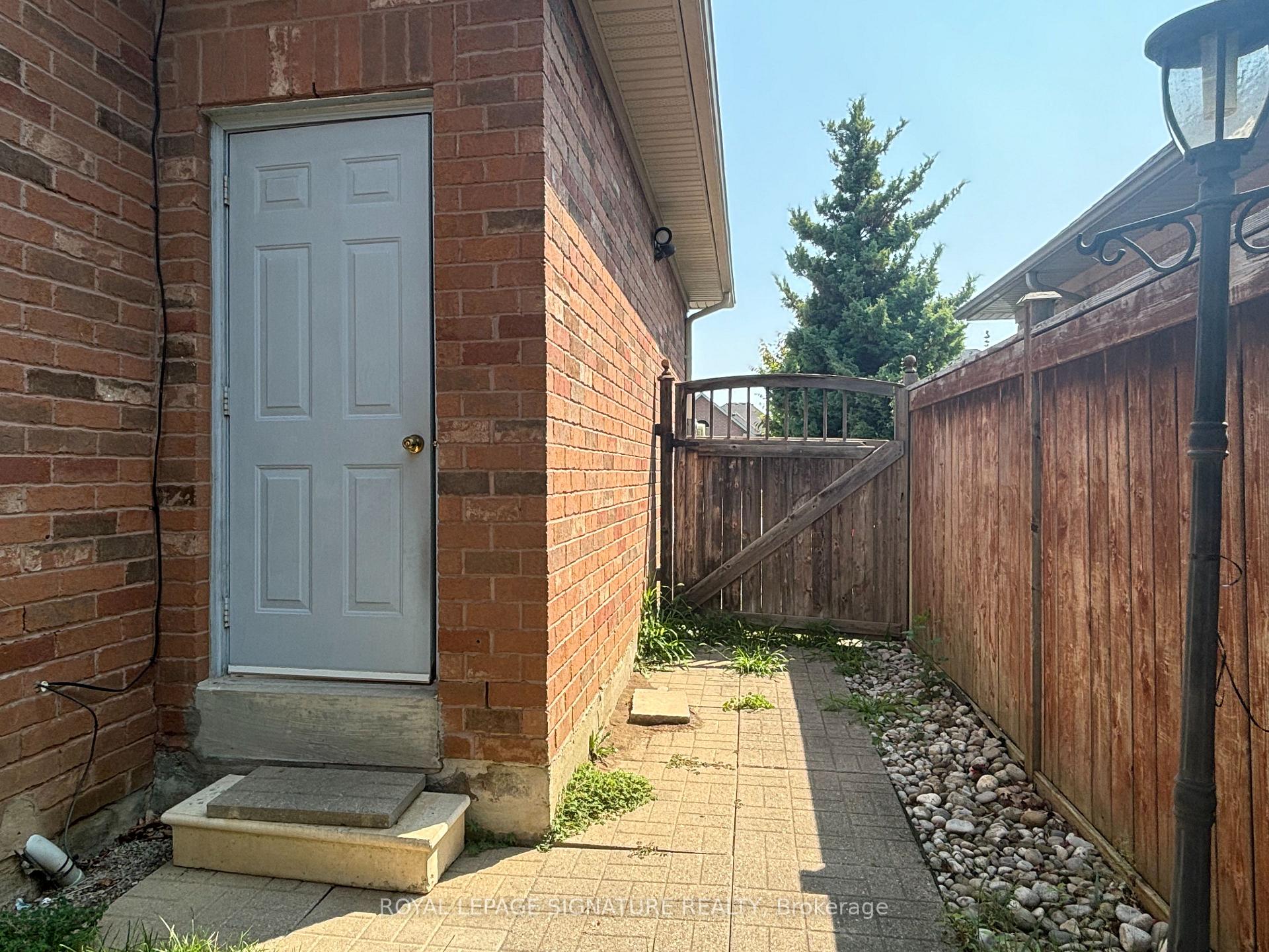 Photo 7 of Unit Bsmt, 72 Velmar Drive N, Vaughan, East Woodbridge — HOMEH