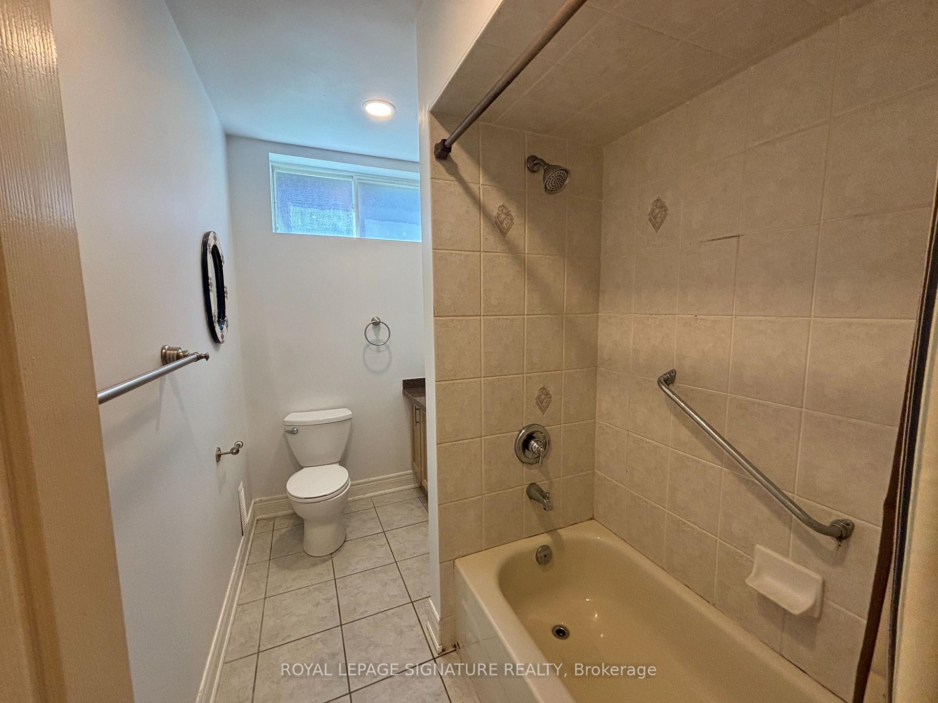 Photo 6 of Unit Bsmt, 72 Velmar Drive N, Vaughan, East Woodbridge — HOMEH
