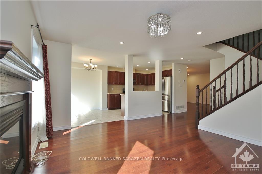 Photo 6 of 102 Akita Walk, Ottawa, Barrhaven - Strandherd — HOMEH