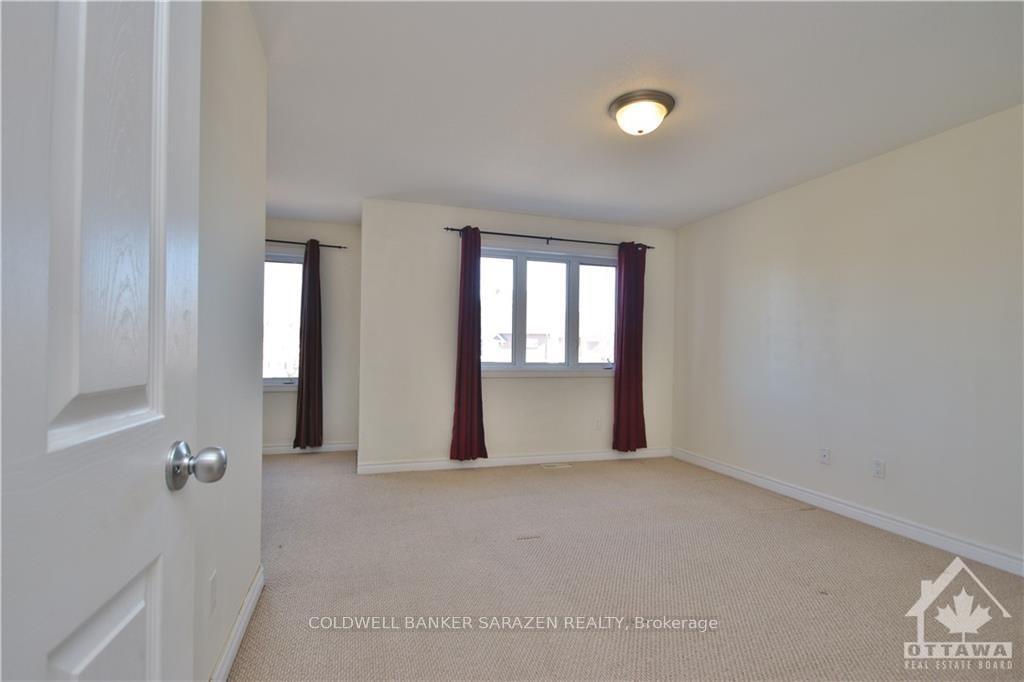 Photo 14 of 102 Akita Walk, Ottawa, Barrhaven - Strandherd — HOMEH