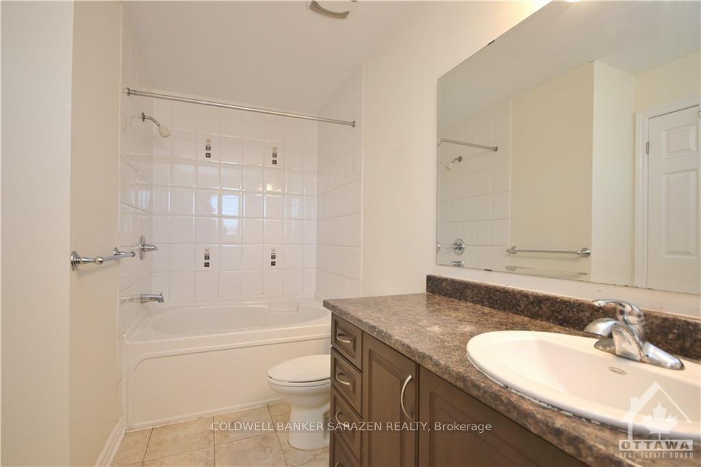 Photo 16 of 102 Akita Walk, Ottawa, Barrhaven - Strandherd — HOMEH