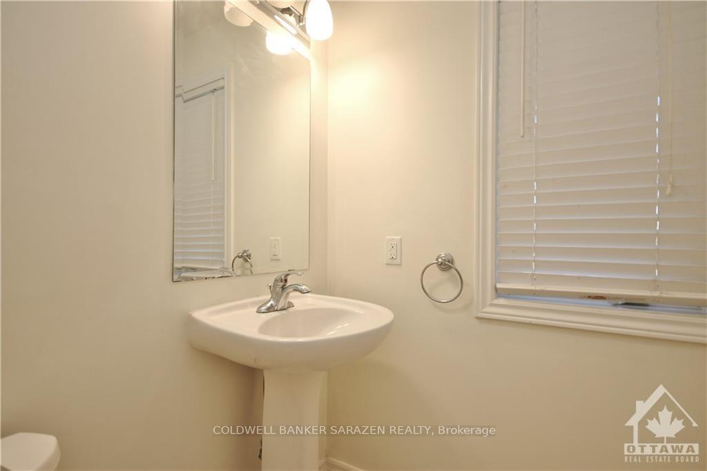 Photo 21 of 102 Akita Walk, Ottawa, Barrhaven - Strandherd — HOMEH