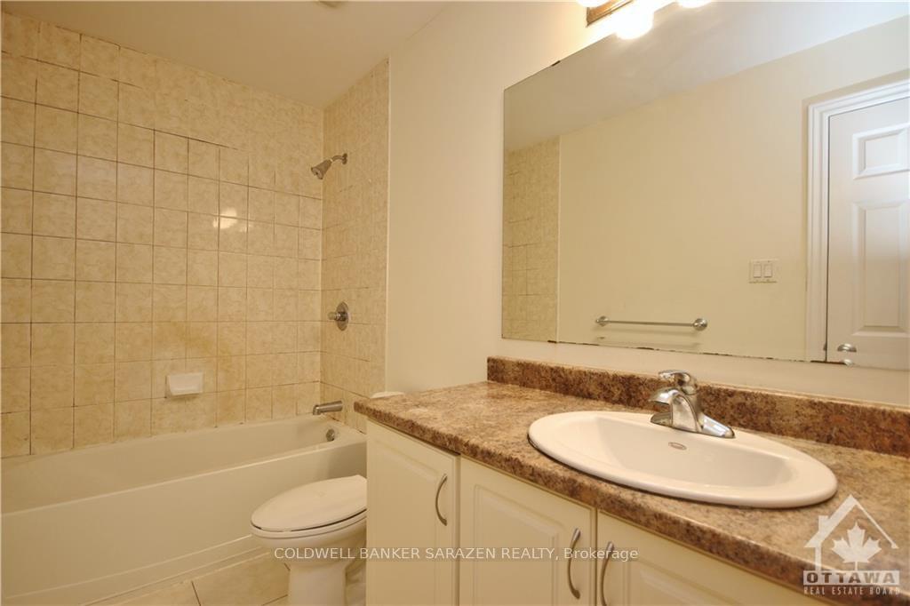 Photo 24 of 102 Akita Walk, Ottawa, Barrhaven - Strandherd — HOMEH