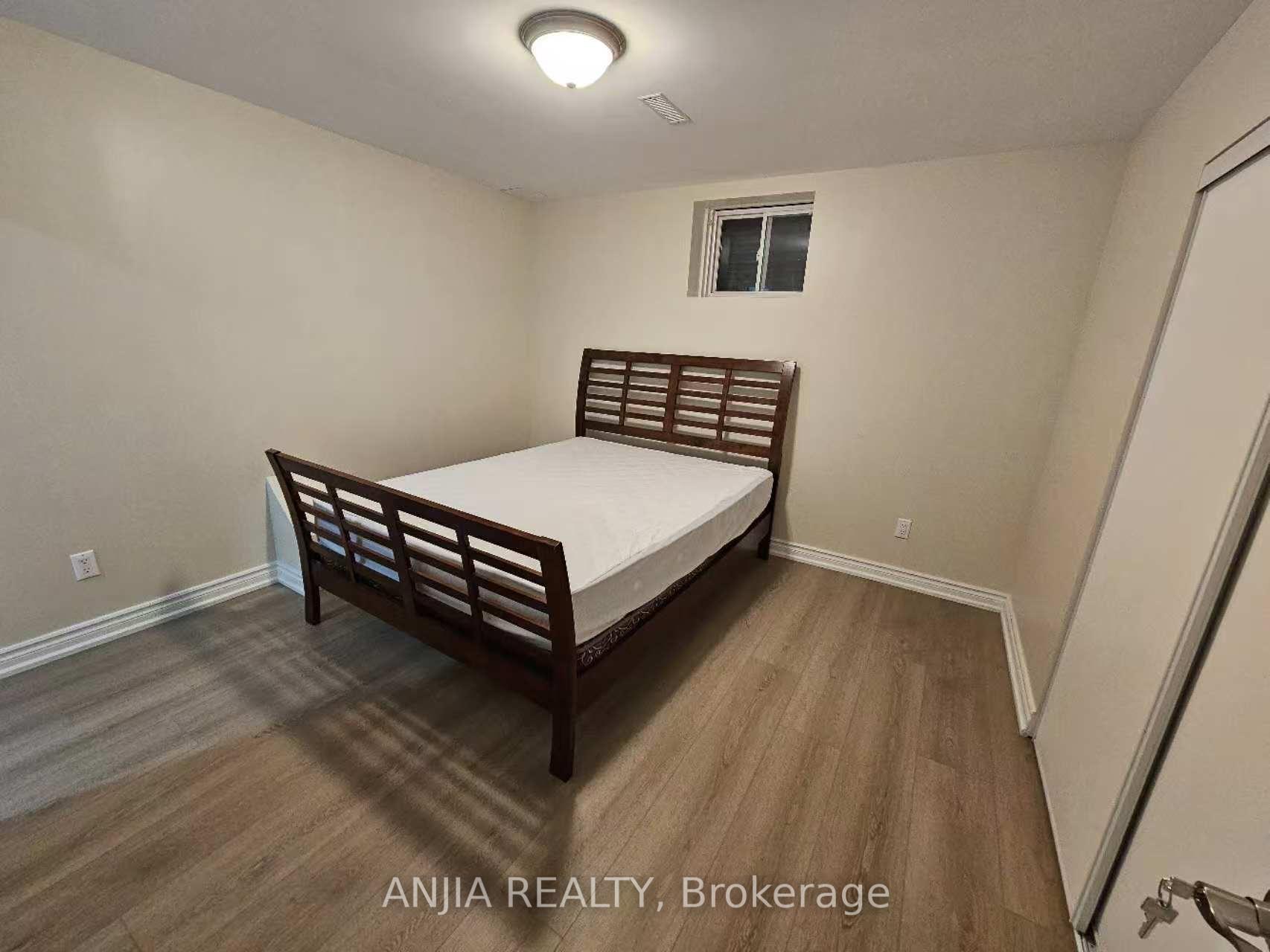 Photo 3 of Unit Bsmt, 30 Braeside Square, Markham, Unionville — HOMEH