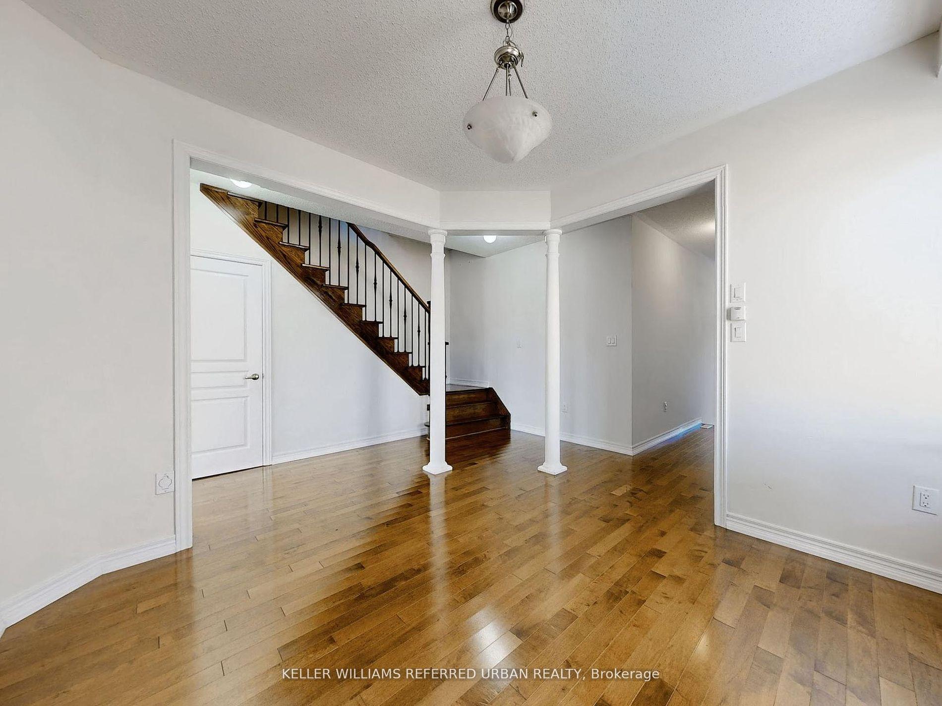 Photo 4 of 32 Haskett Drive, Markham, Box Grove — HOMEH