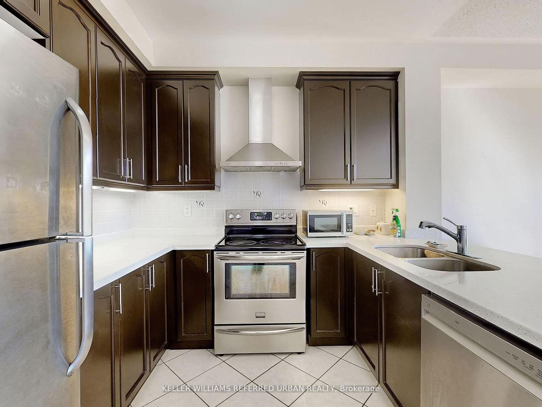 Photo 8 of 32 Haskett Drive, Markham, Box Grove — HOMEH