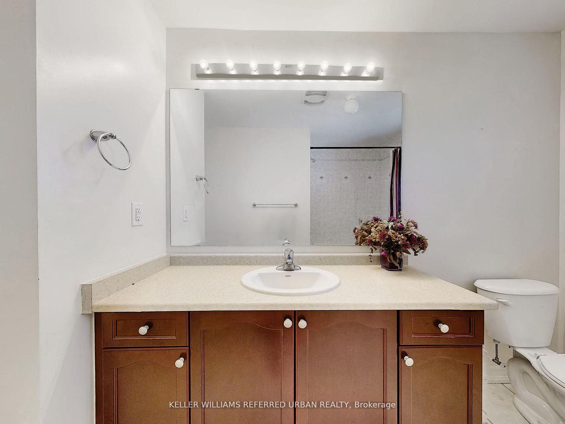 Photo 12 of 32 Haskett Drive, Markham, Box Grove — HOMEH