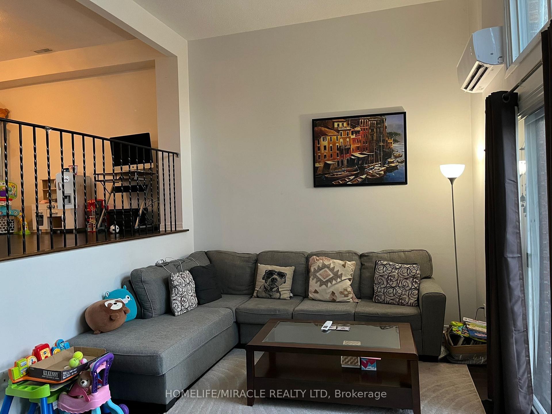 Photo 2 of 20 Macallum Court, Brampton, Queen Street Corridor — HOMEH