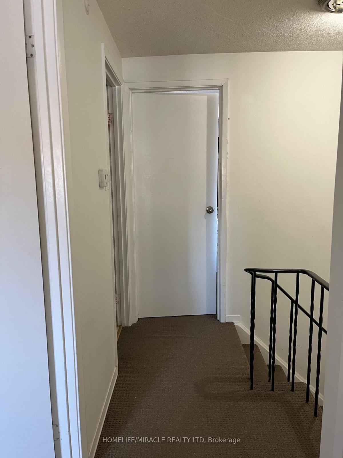Photo 7 of 20 Macallum Court, Brampton, Queen Street Corridor — HOMEH