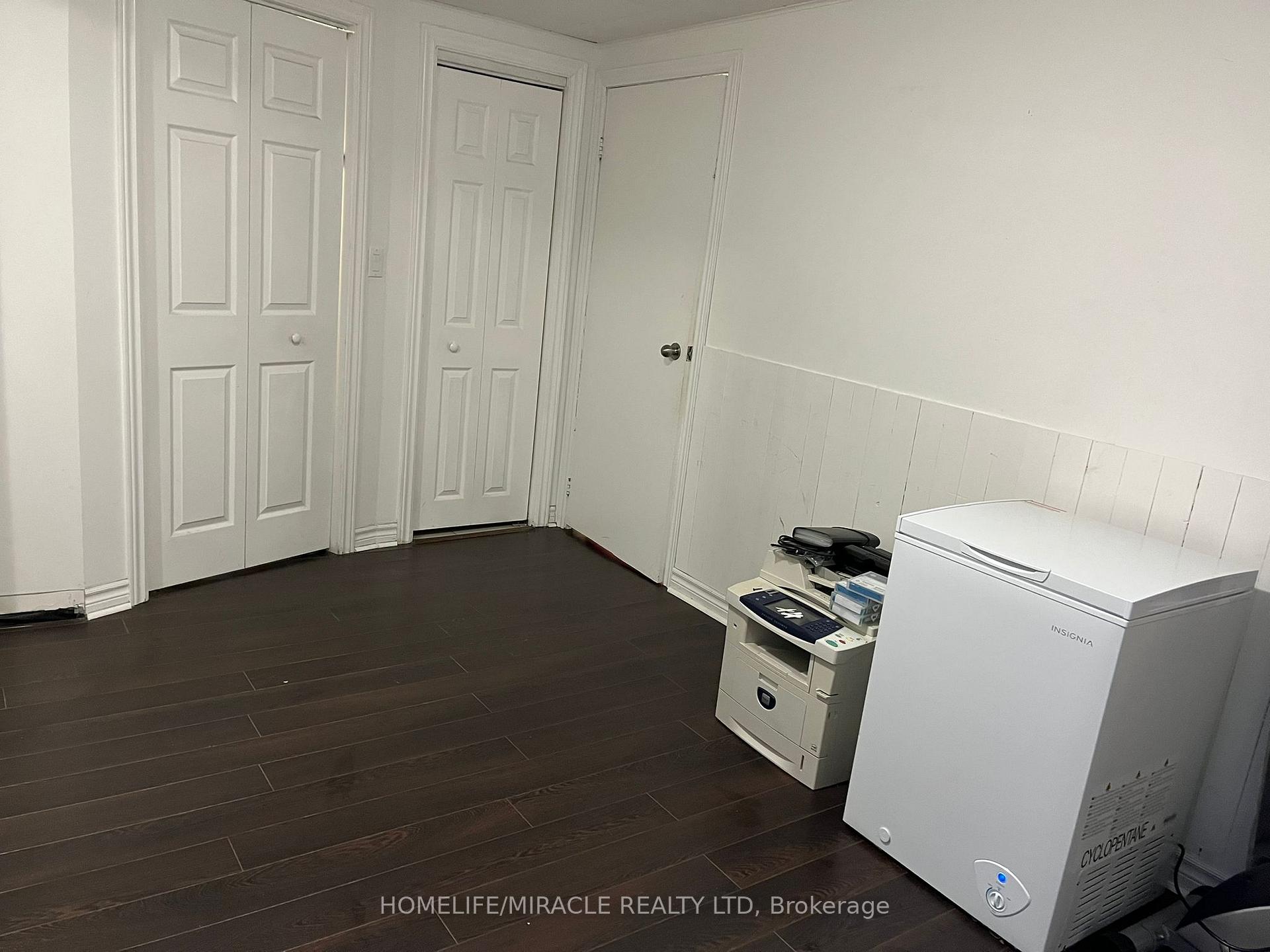 Photo 9 of 20 Macallum Court, Brampton, Queen Street Corridor — HOMEH