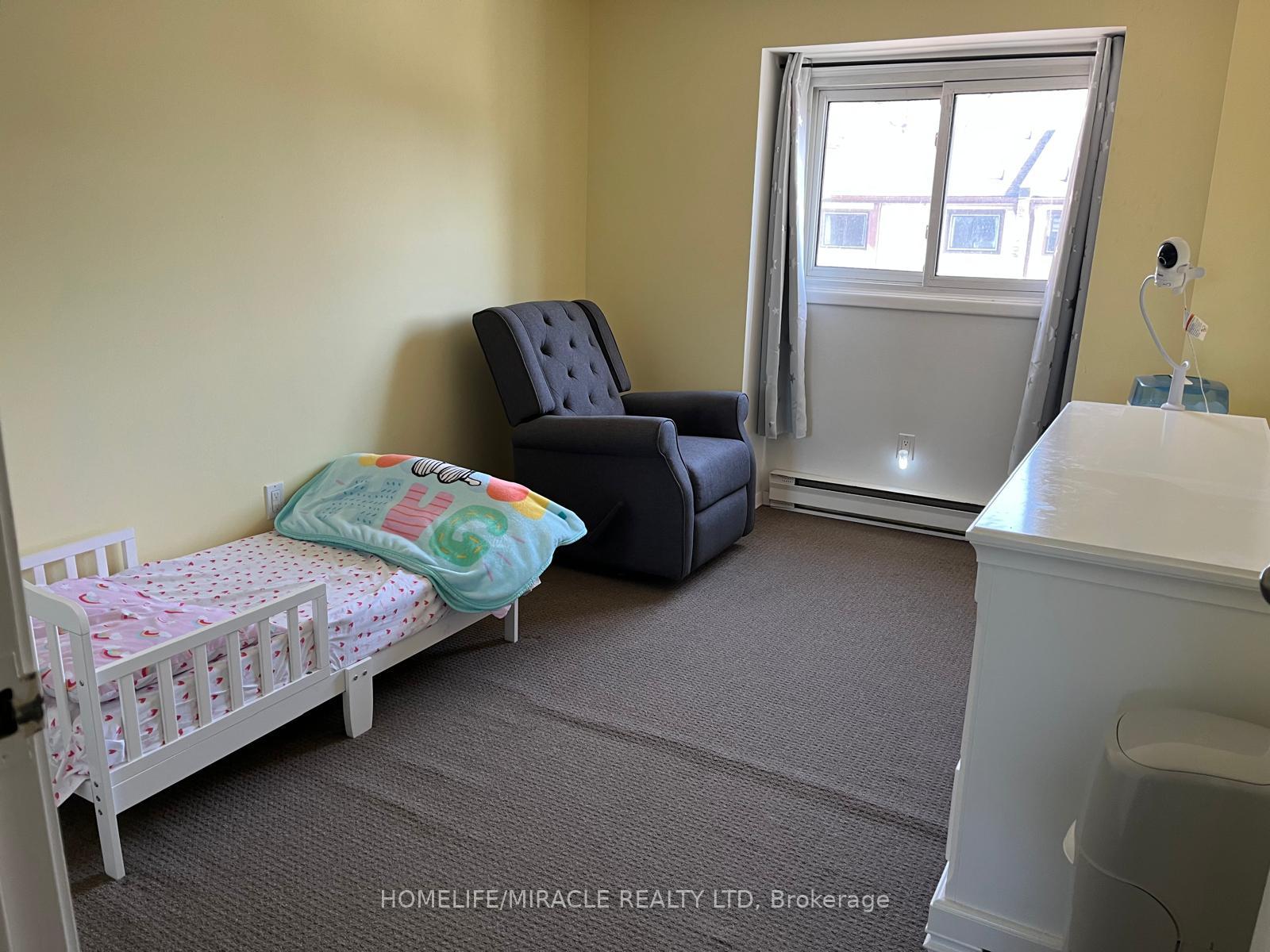 Photo 6 of 20 Macallum Court, Brampton, Queen Street Corridor — HOMEH
