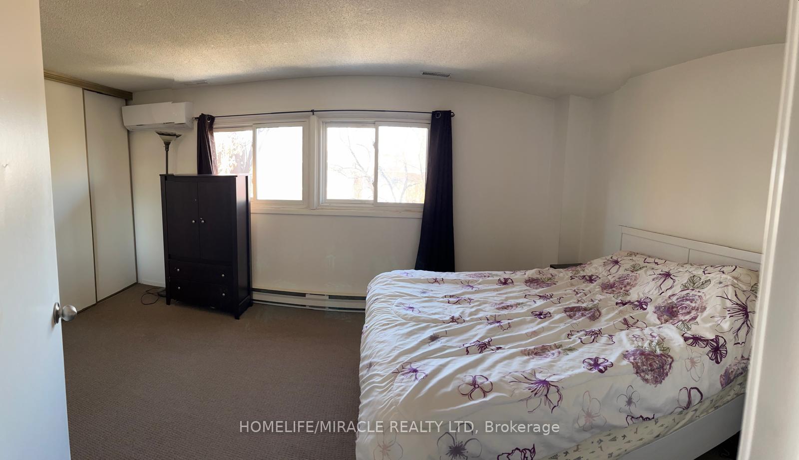 Photo 11 of 20 Macallum Court, Brampton, Queen Street Corridor — HOMEH