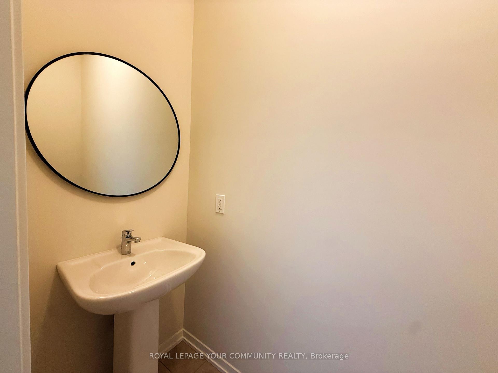 Photo 2 of 42 Arbour Green Crescent, Vaughan, Kleinburg — HOMEH