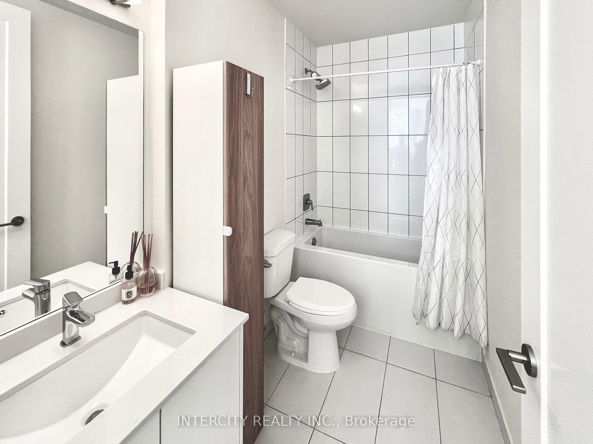 Photo 8 of Unit 2306, 9000 Jane Street, Vaughan, Vellore Village — HOMEH
