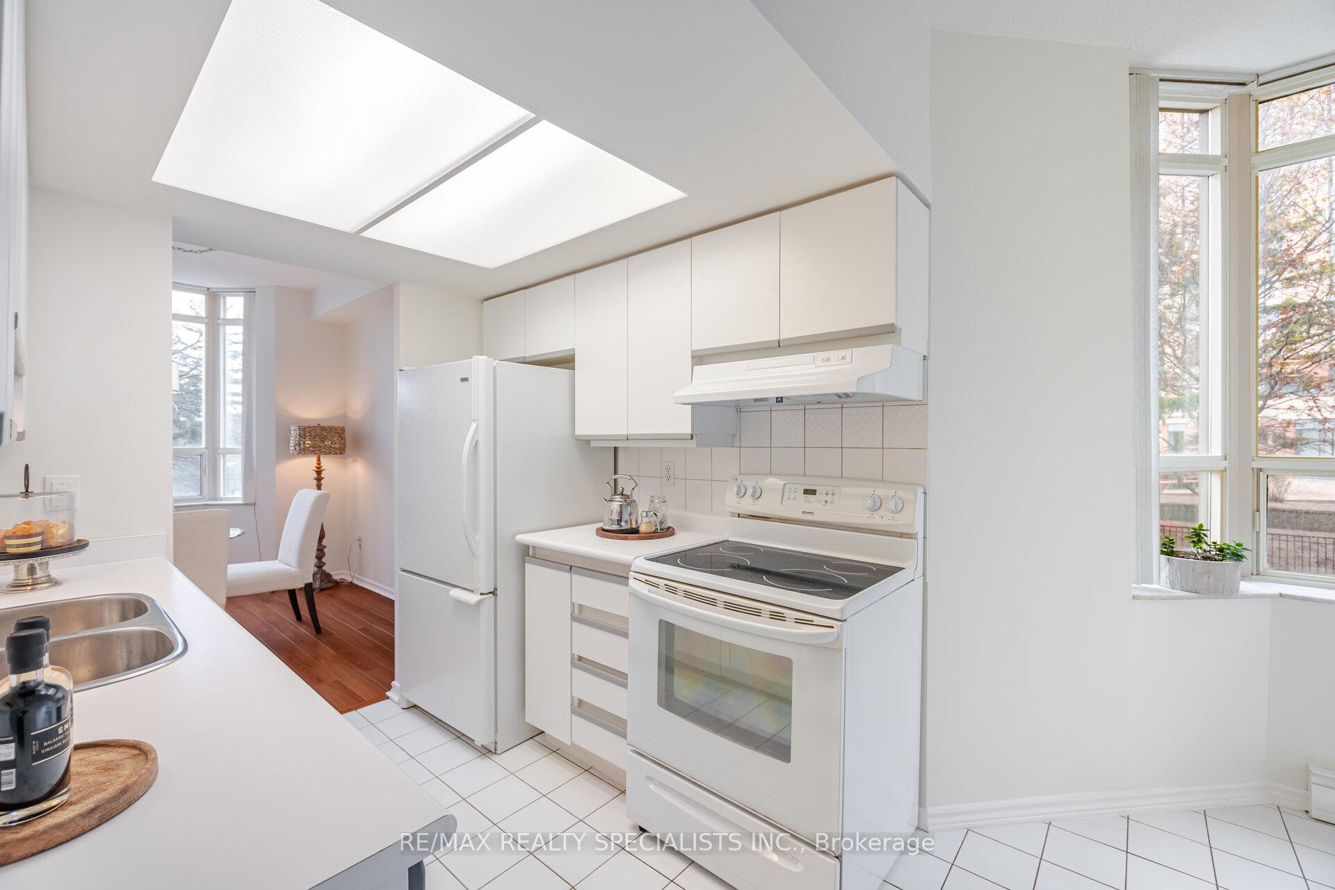 Photo 11 of Unit 106, 30 Malta Avenue, Brampton, Fletcher's Creek South — HOMEH