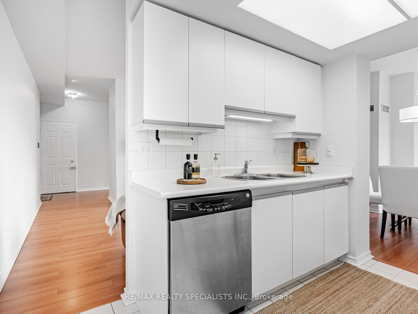 Photo 3 of Unit 106, 30 Malta Avenue, Brampton, Fletcher's Creek South — HOMEH