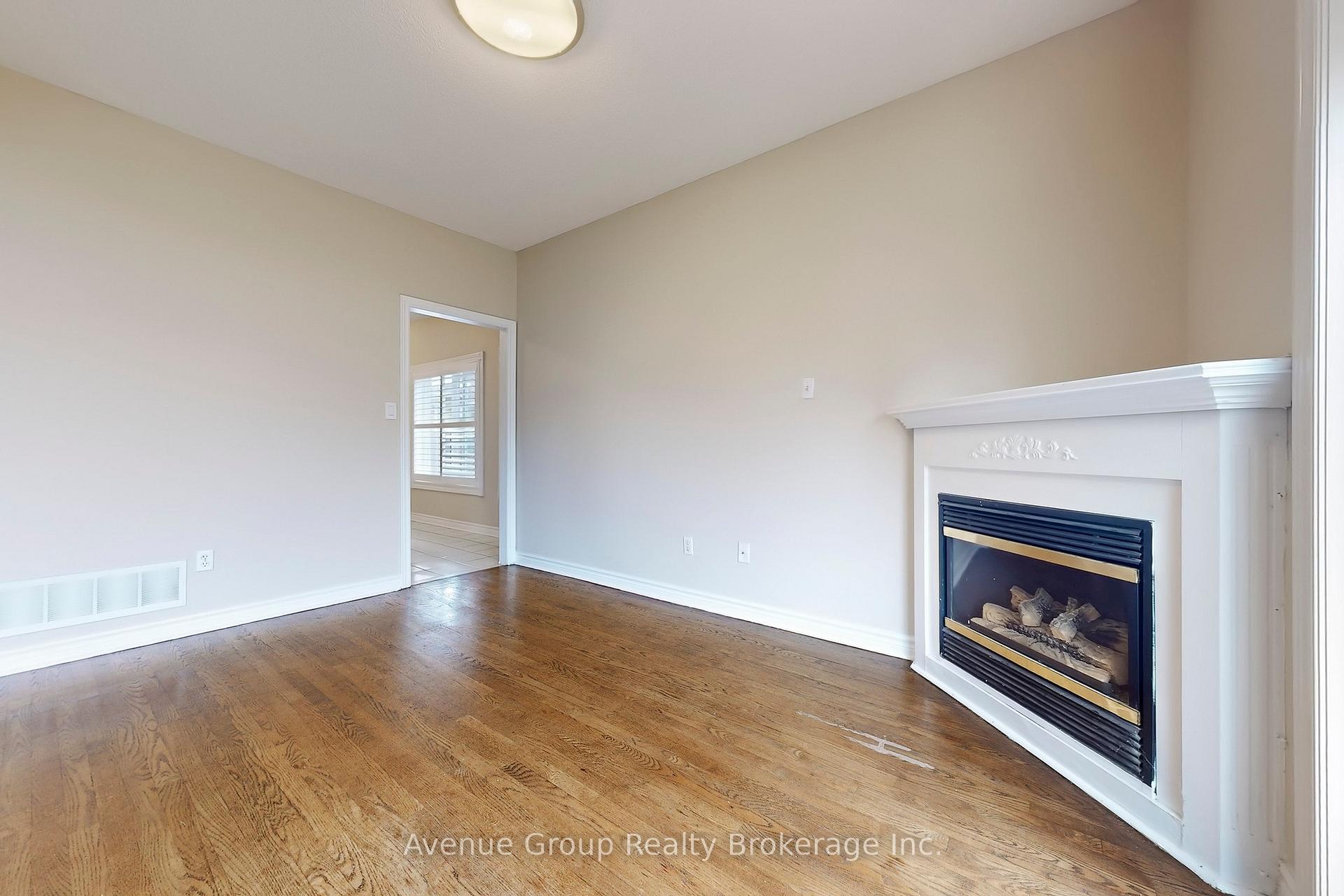 Photo 7 of 219 Milliken Meadows Drive, Markham, Milliken Mills West — HOMEH