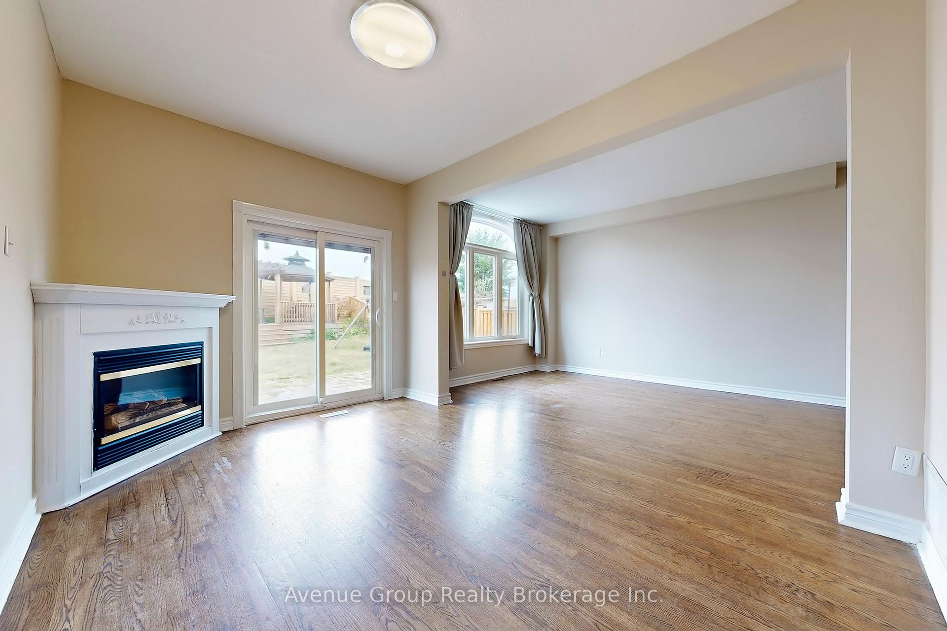 Photo 12 of 219 Milliken Meadows Drive, Markham, Milliken Mills West — HOMEH