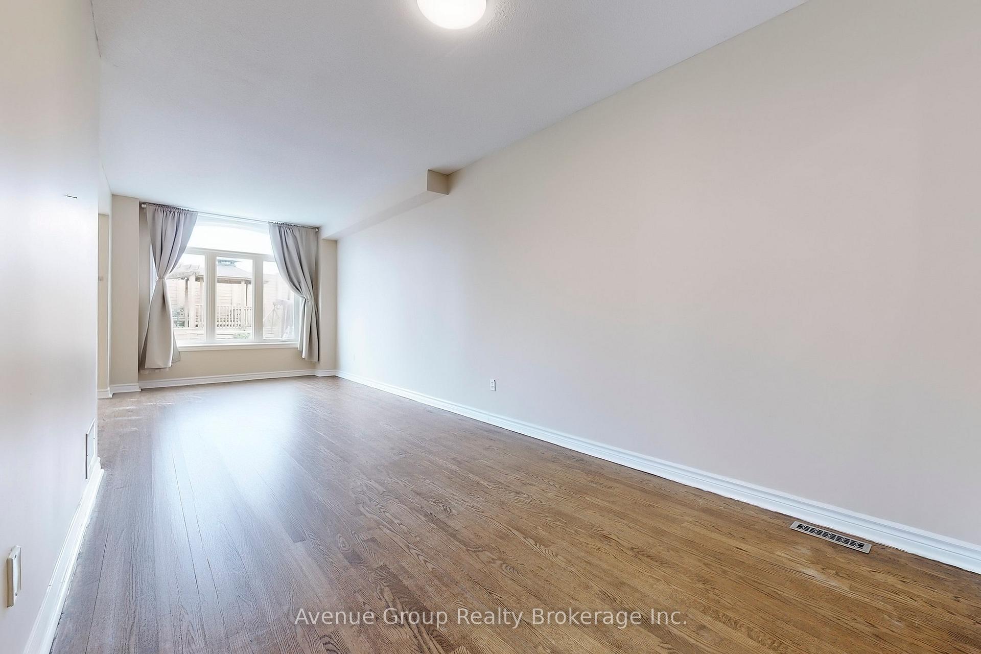 Photo 9 of 219 Milliken Meadows Drive, Markham, Milliken Mills West — HOMEH