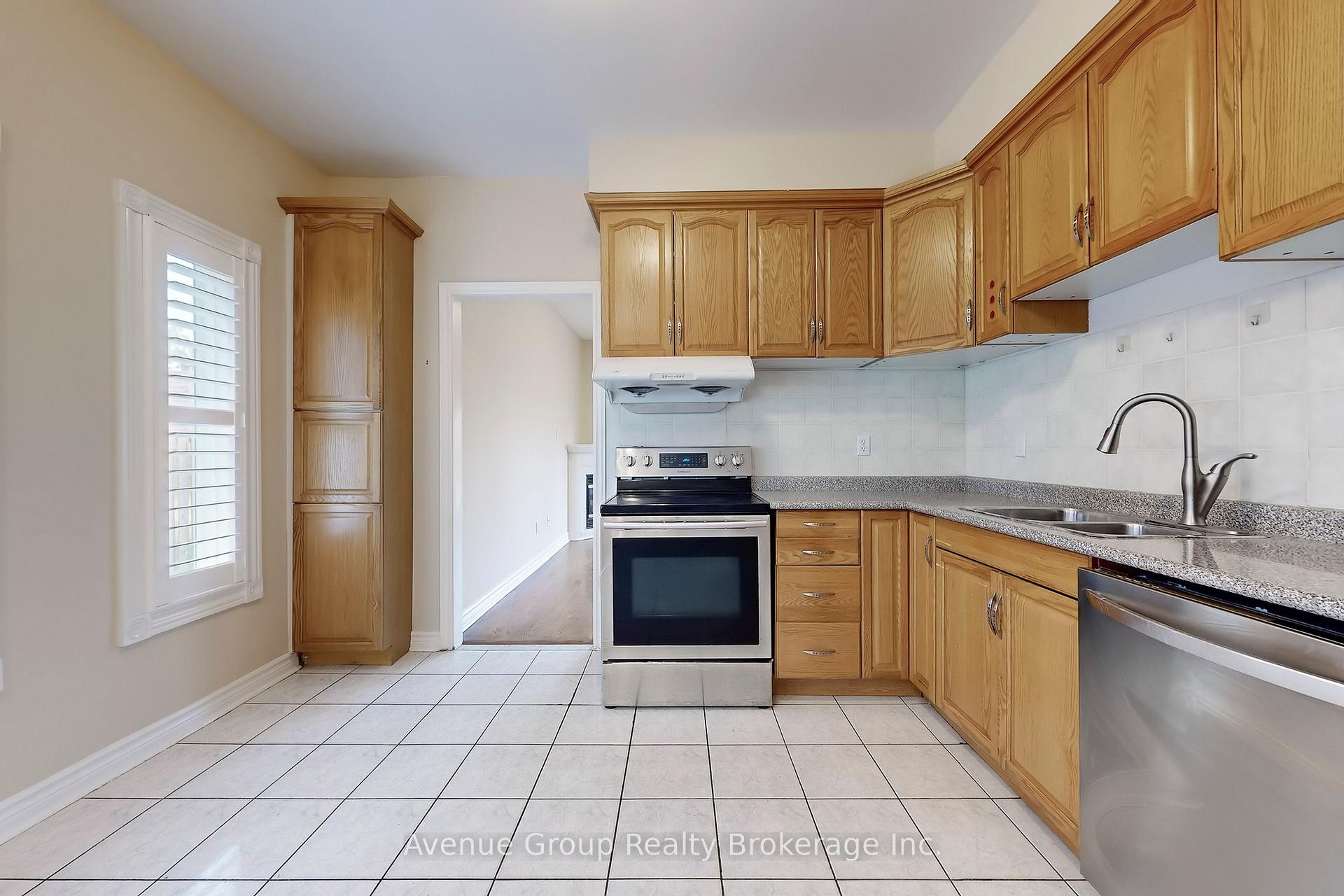 Photo 30 of 219 Milliken Meadows Drive, Markham, Milliken Mills West — HOMEH